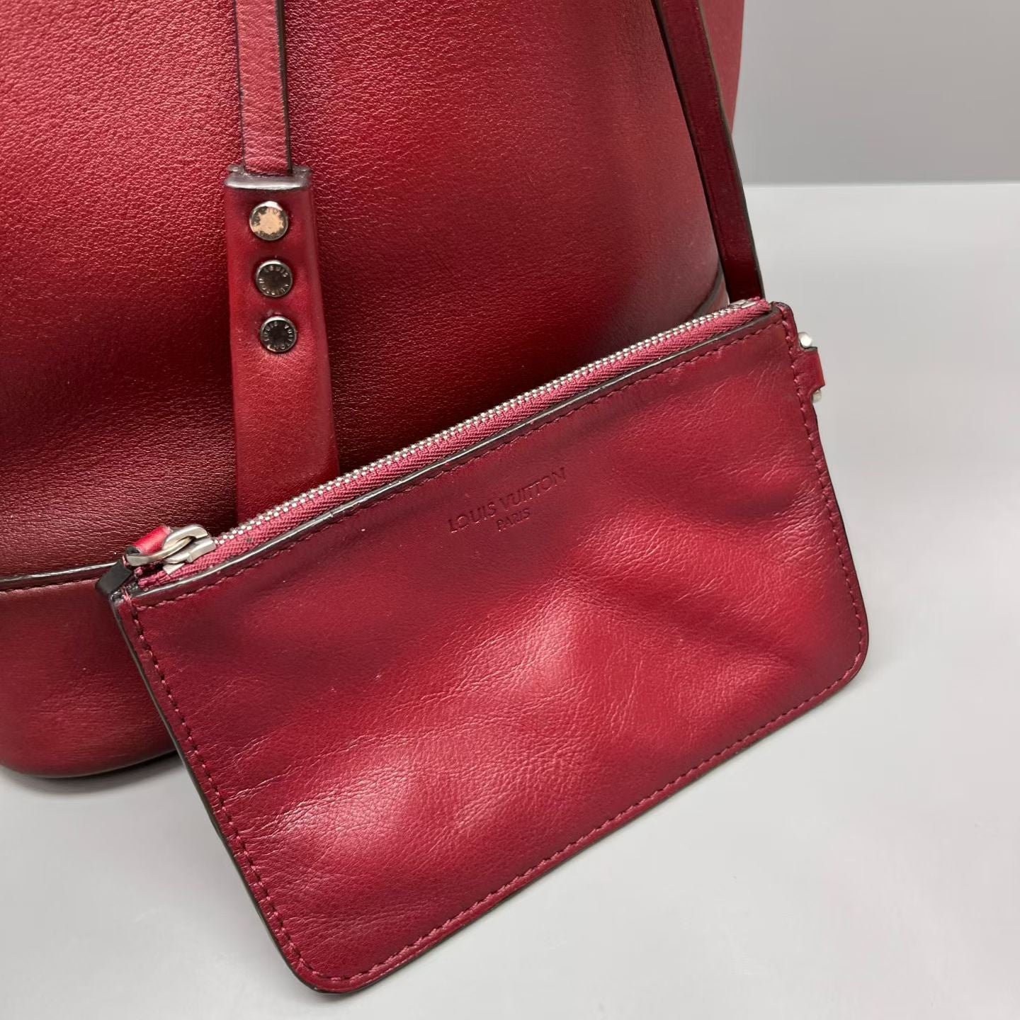 Louis Vuitton - Bucket Bag - Leather - Burgundy - (medium)