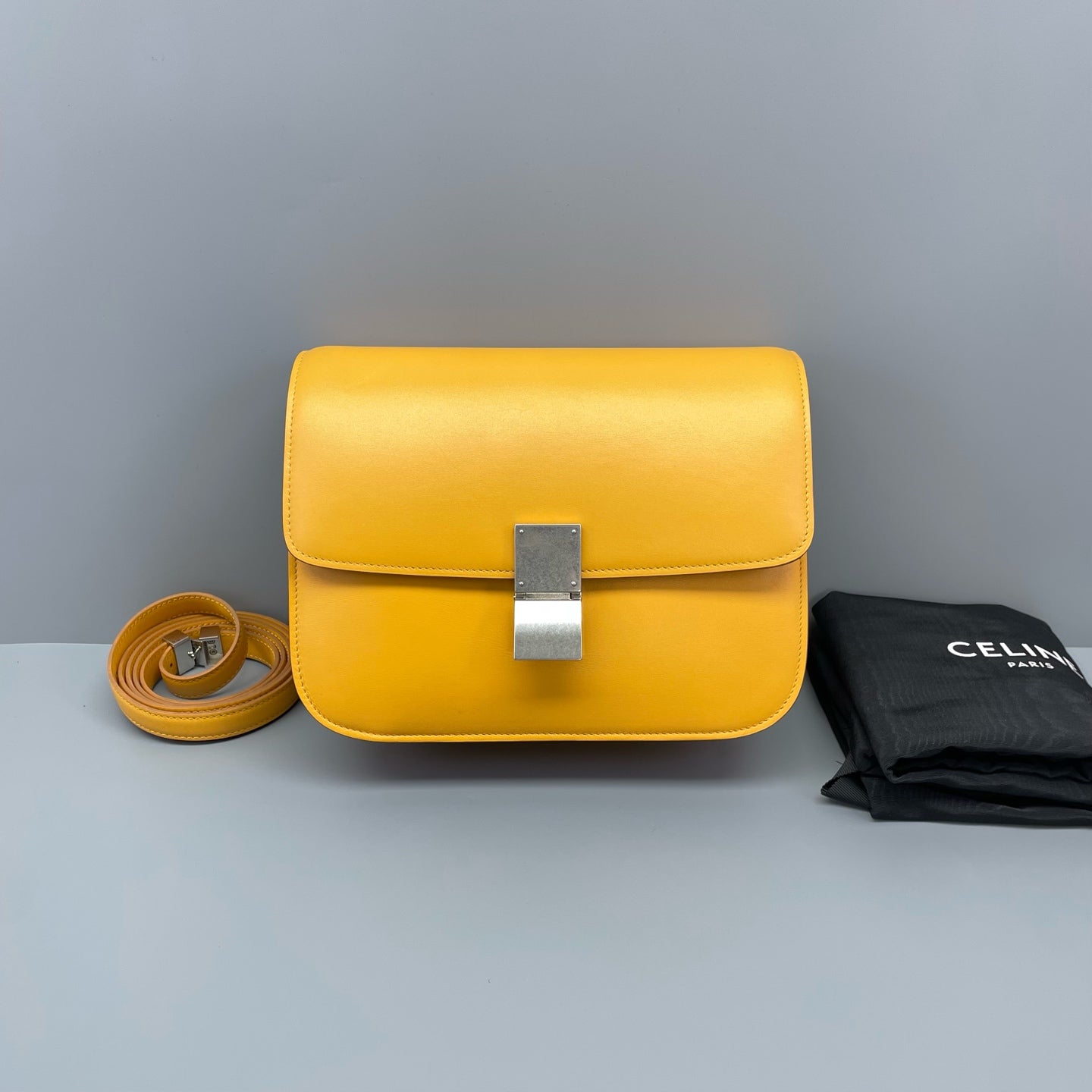 Celine - Box Bag - Smooth calfskin leather - Amber Yellow - (Medium)