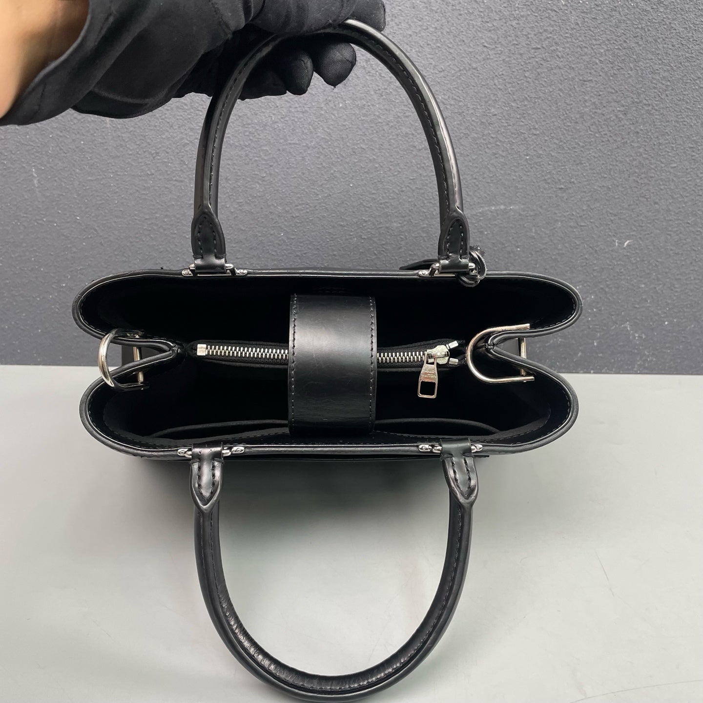 Louis Vuitton - Kleber - Epi leather - Black - (Medium)