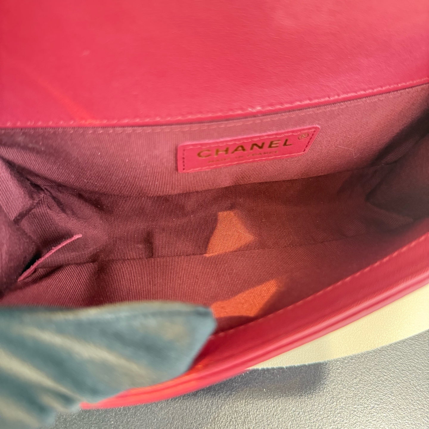Chanel - Boy Chanel Small - Calfskin leather - Tomato Red with Gold-Tone Hardware - (Small)