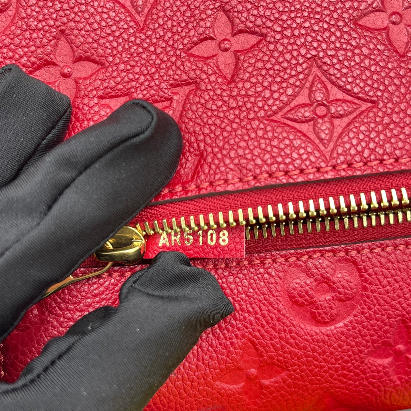 Louis Vuitton - Pochette Metis - Leather - Red - (small)