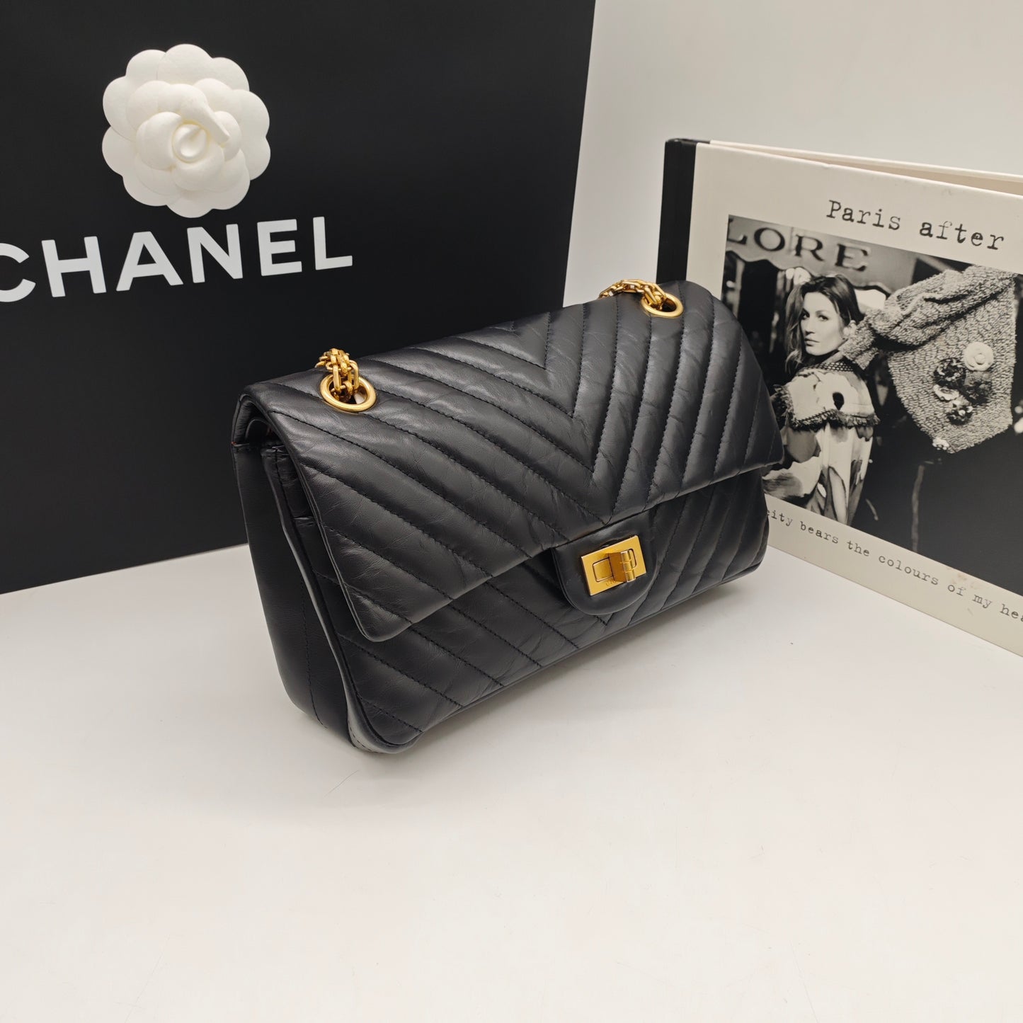 Chanel - 2.55 Reissue Small Flap Bag - Calfskin leather - Black - (Small)