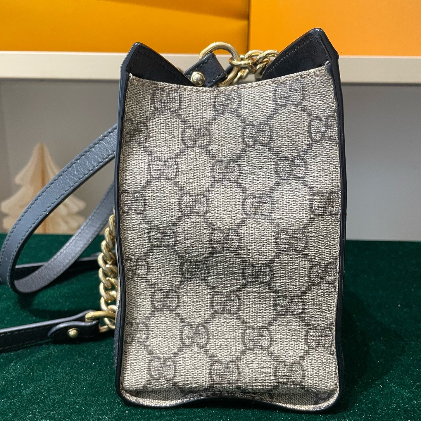 Gucci - Padlock Small Shoulder Bag - GG Supreme canvas with leather trim - Beige and black - (small)