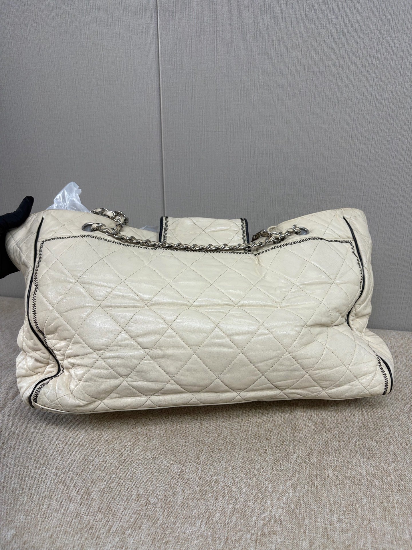 Chanel - 2.55 Airport Bag - Distressed lambskin leather - Beige - (extra-large)