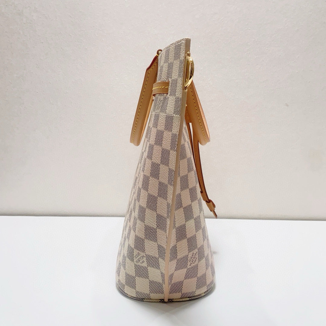 Louis Vuitton - Girolata Damier Azur - Damier Azur coated canvas with natural cowhide leather trim - White - (Medium)