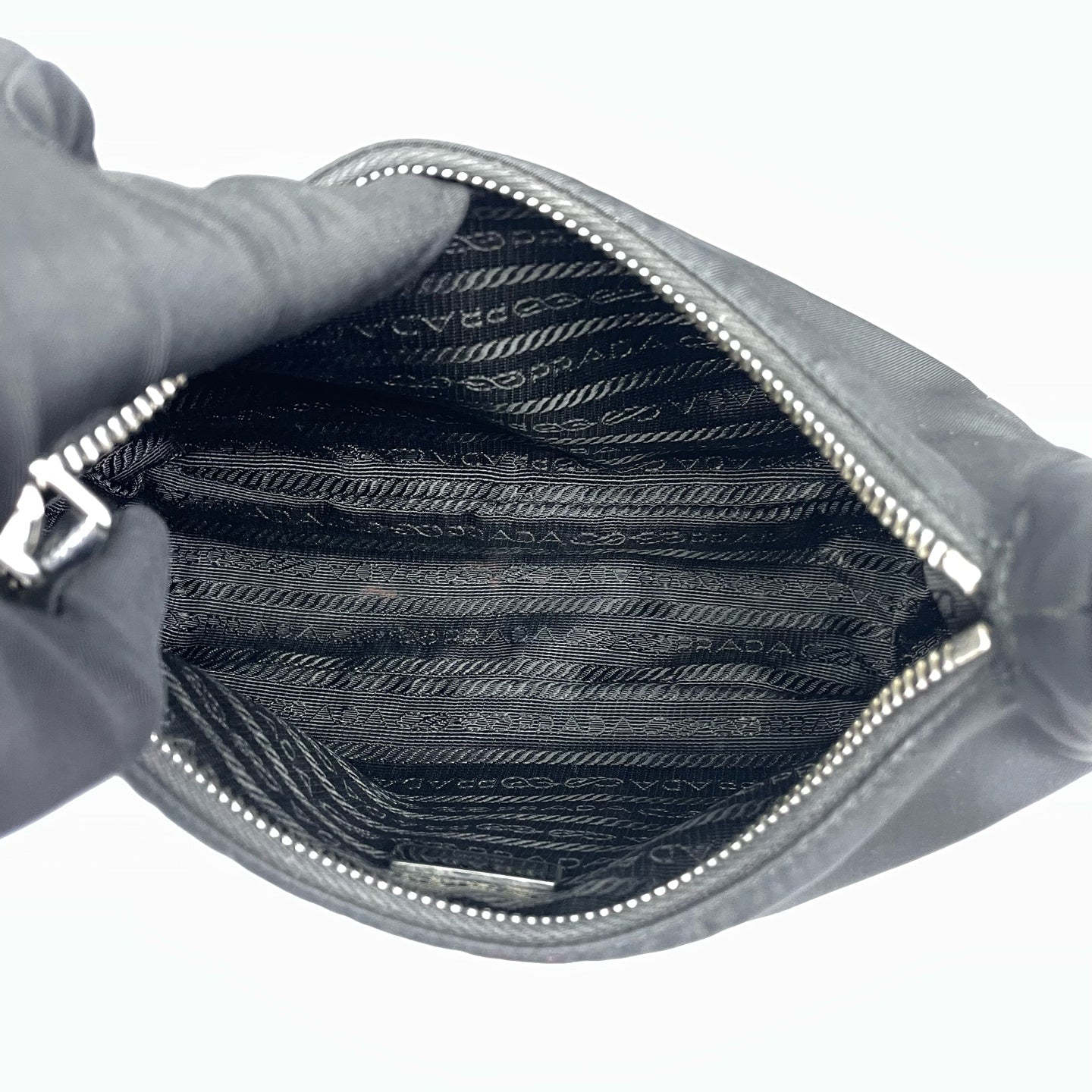 Prada - Re-Edition 2005 Shoulder Bag - Recycled nylon - Black with Silver-tone Hardware - (medium)