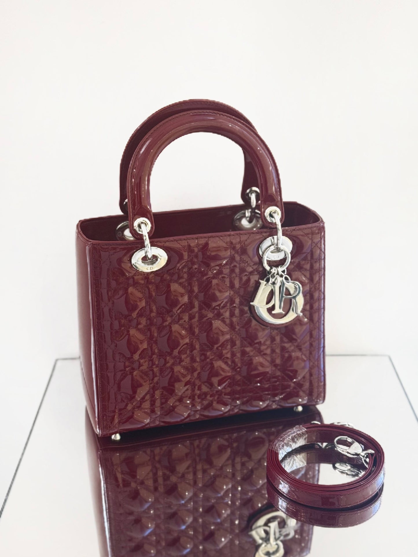 Dior - Lady Dior 5-Grids - Patent leather - Red - (Medium)