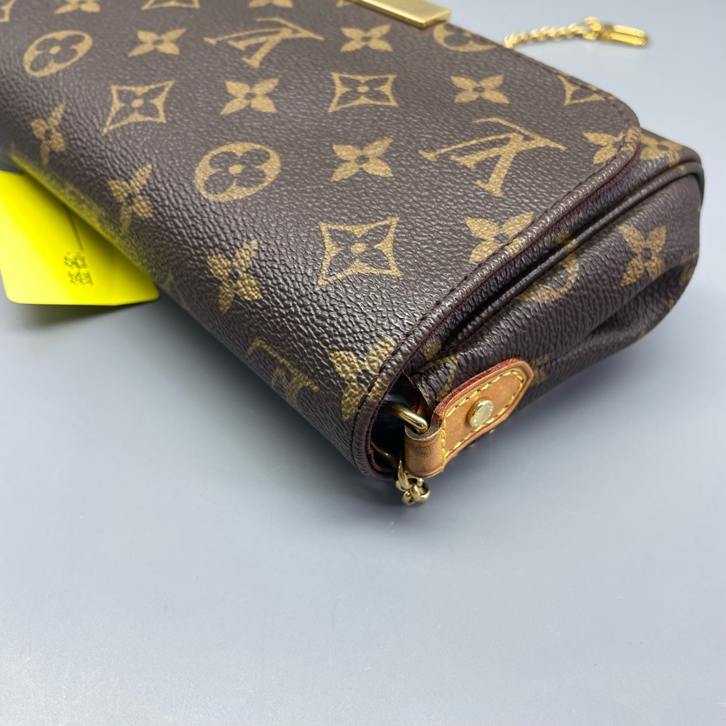 Louis Vuitton - Favorite PM - Monogram coated canvas with Vachetta leather trim - Brown - (small)