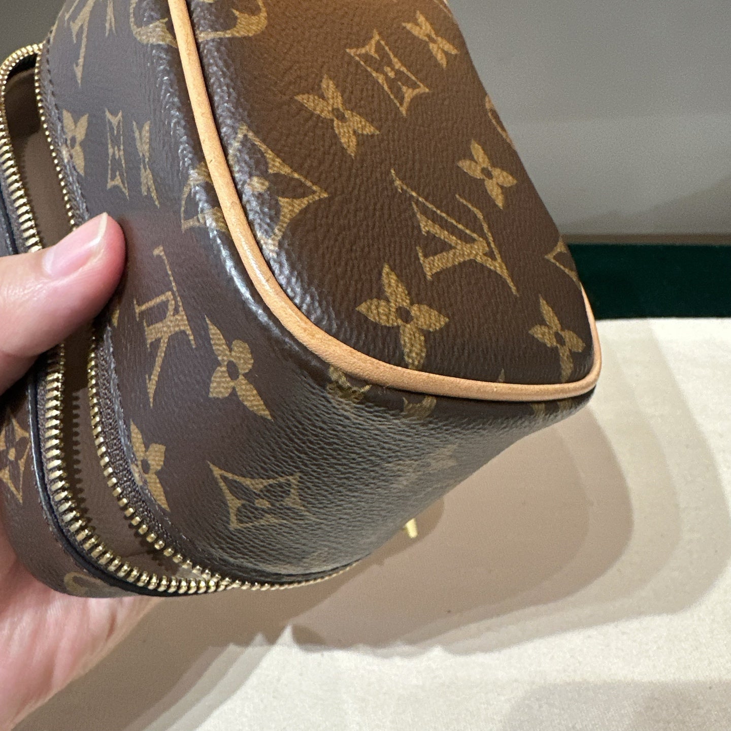 Louis Vuitton - Nice Nano - Monogram coated canvas with Vachetta leather trim and gold-tone hardware - Brown - (mini)