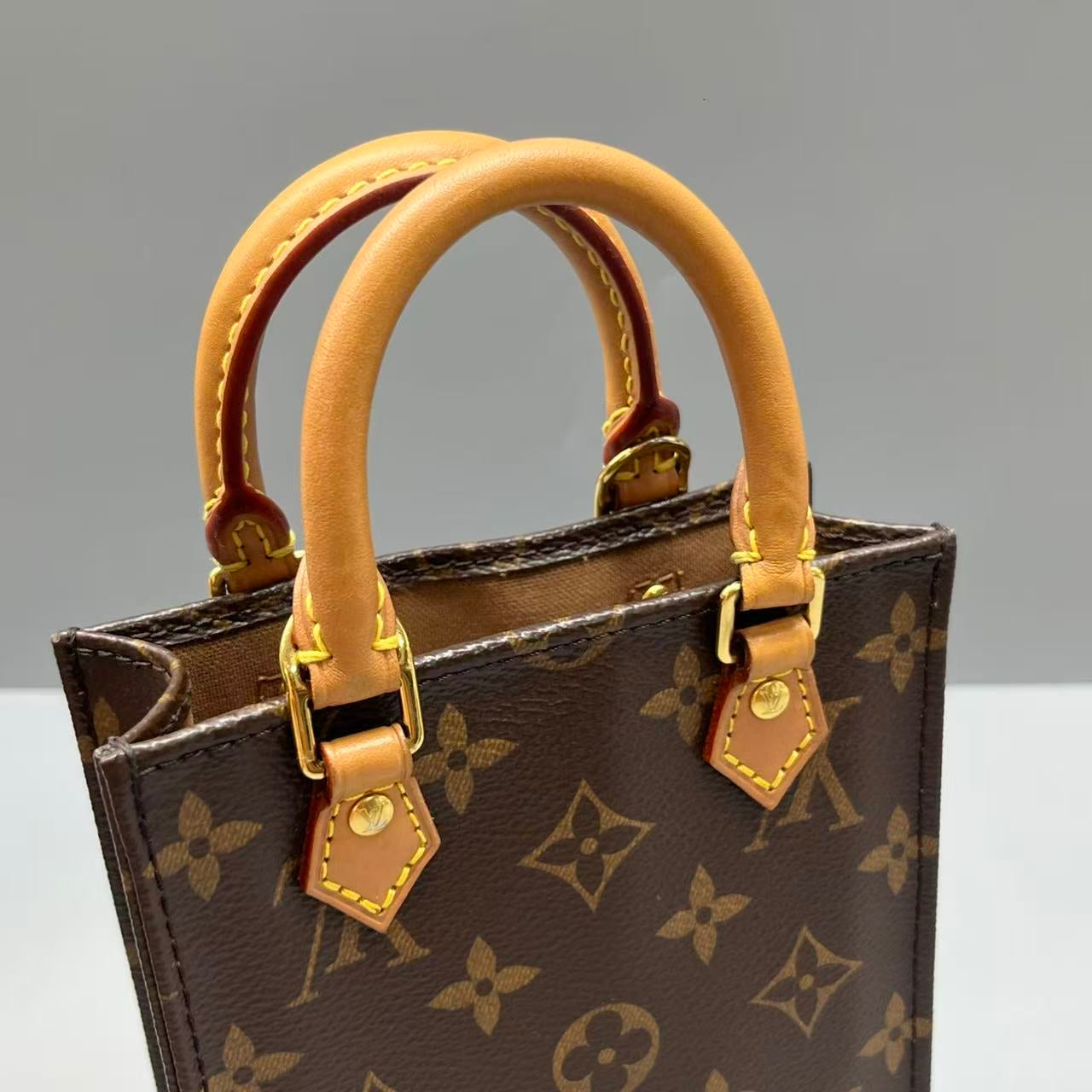 Louis Vuitton - Mini Sac Plat - Monogram canvas with natural Vachetta leather trim - Brown - (mini)