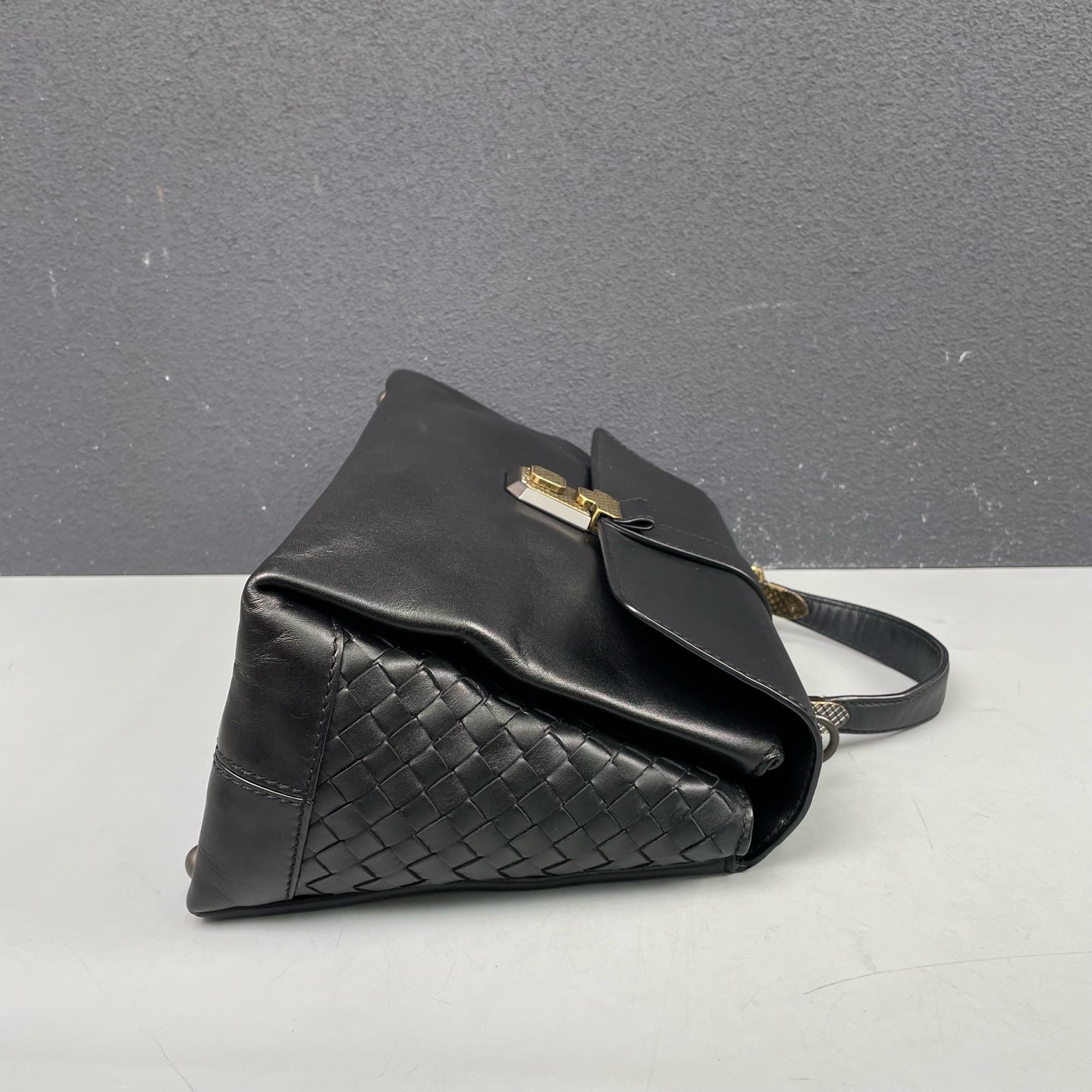 Bottega Veneta - Piazza Messenger Bag - Leather - Black - (medium)