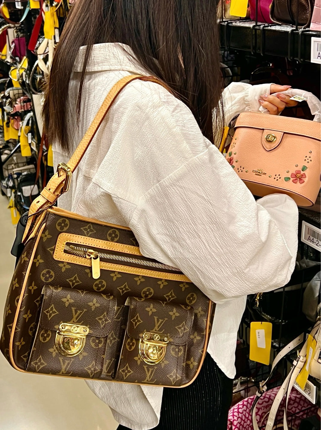 Louis Vuitton - Manhattan - Monogram canvas with Vachetta leather trim - Brown - (Medium)