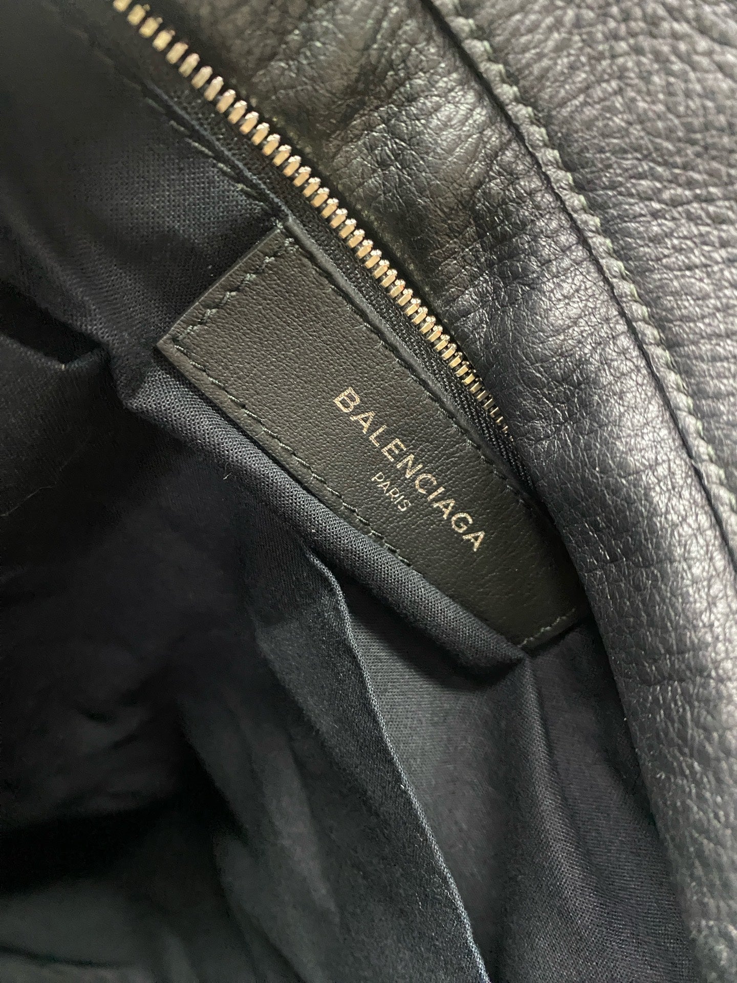 Balenciaga - Everyday Backpack - Leather - Black - (Medium)