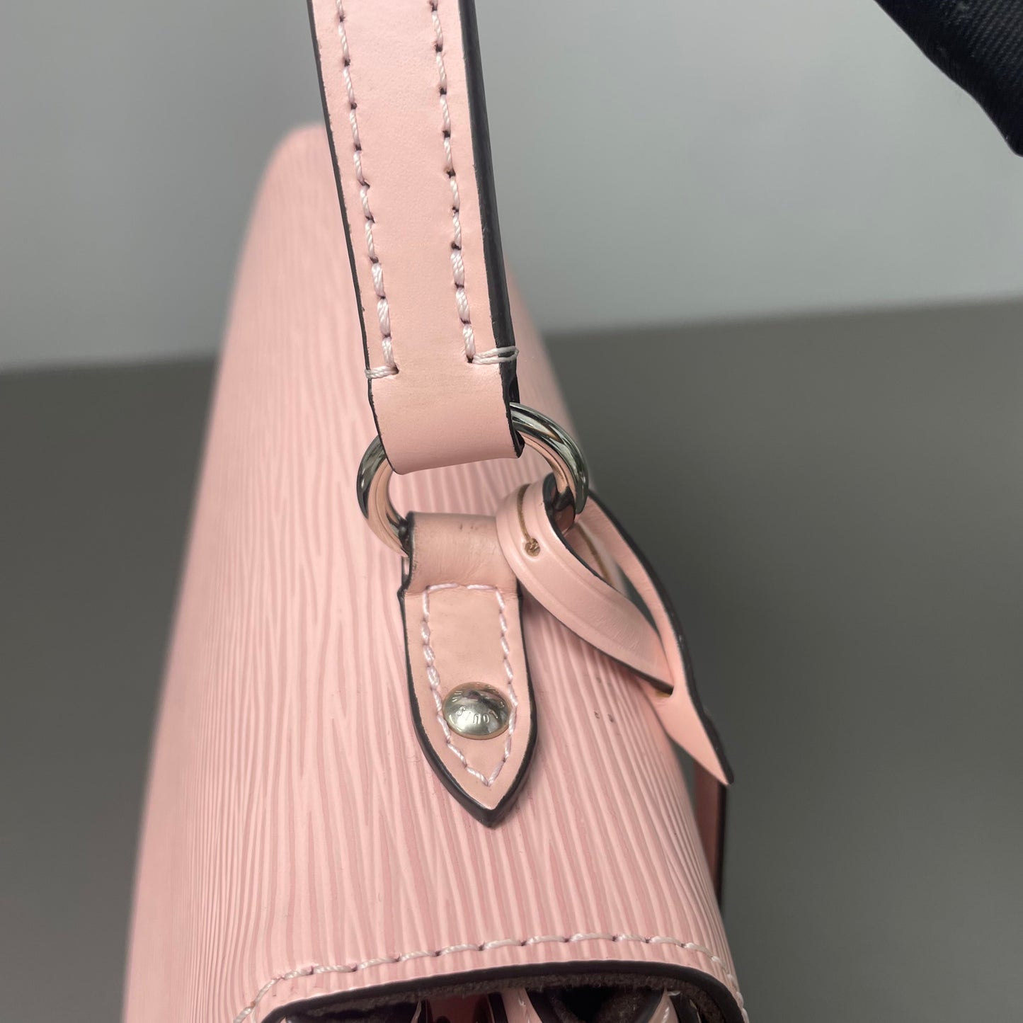 Louis Vuitton - Cluny - Epi leather - Pink - (medium)