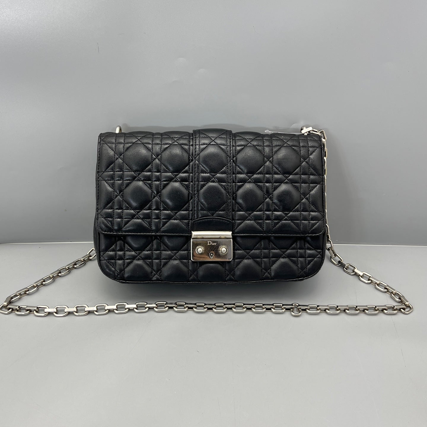 Dior - Quilted Flap Chain Bag - Leather - Black - (Medium)