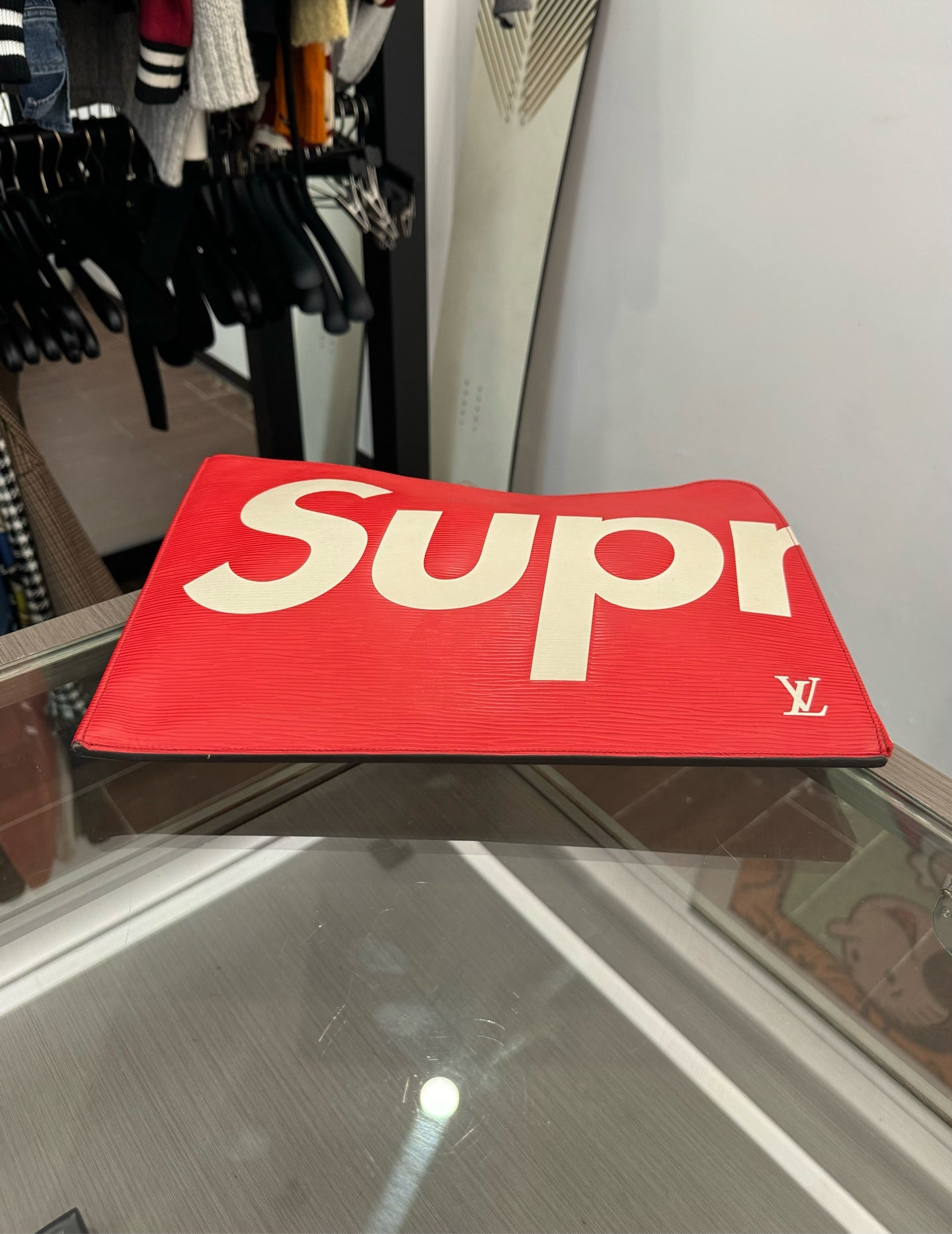 Louis Vuitton - LV x Supreme Epi Pochette Jour GM Clutch - Epi leather - Red - (large)
