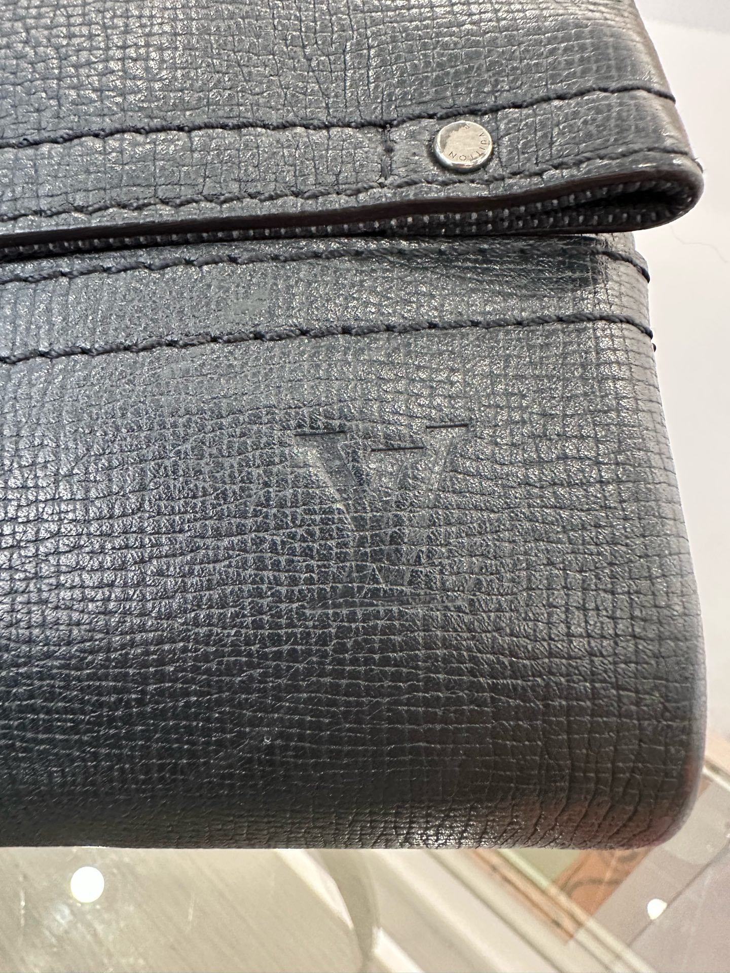 Louis Vuitton - Classic Messenger Bag - Grained leather - Black - (medium)