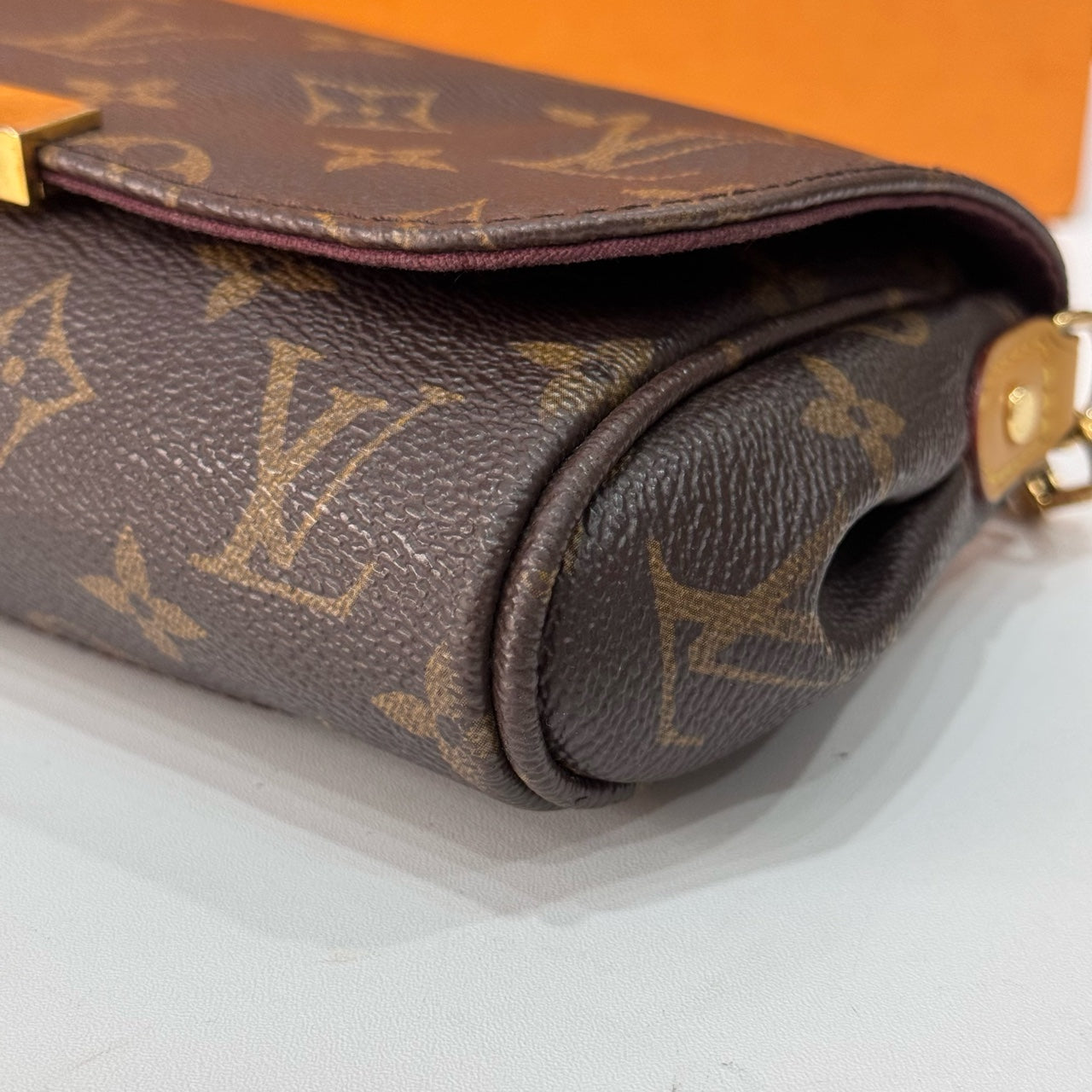 Louis Vuitton - Favorite PM - Monogram coated canvas with natural cowhide leather trim - Brown - (Small)