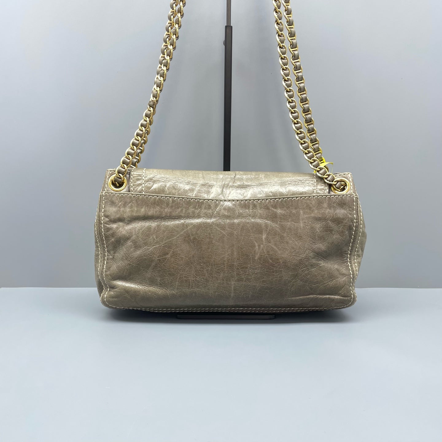 Prada - Flap Shoulder Bag with Chain - Distressed Leather - Grey - (Medium)