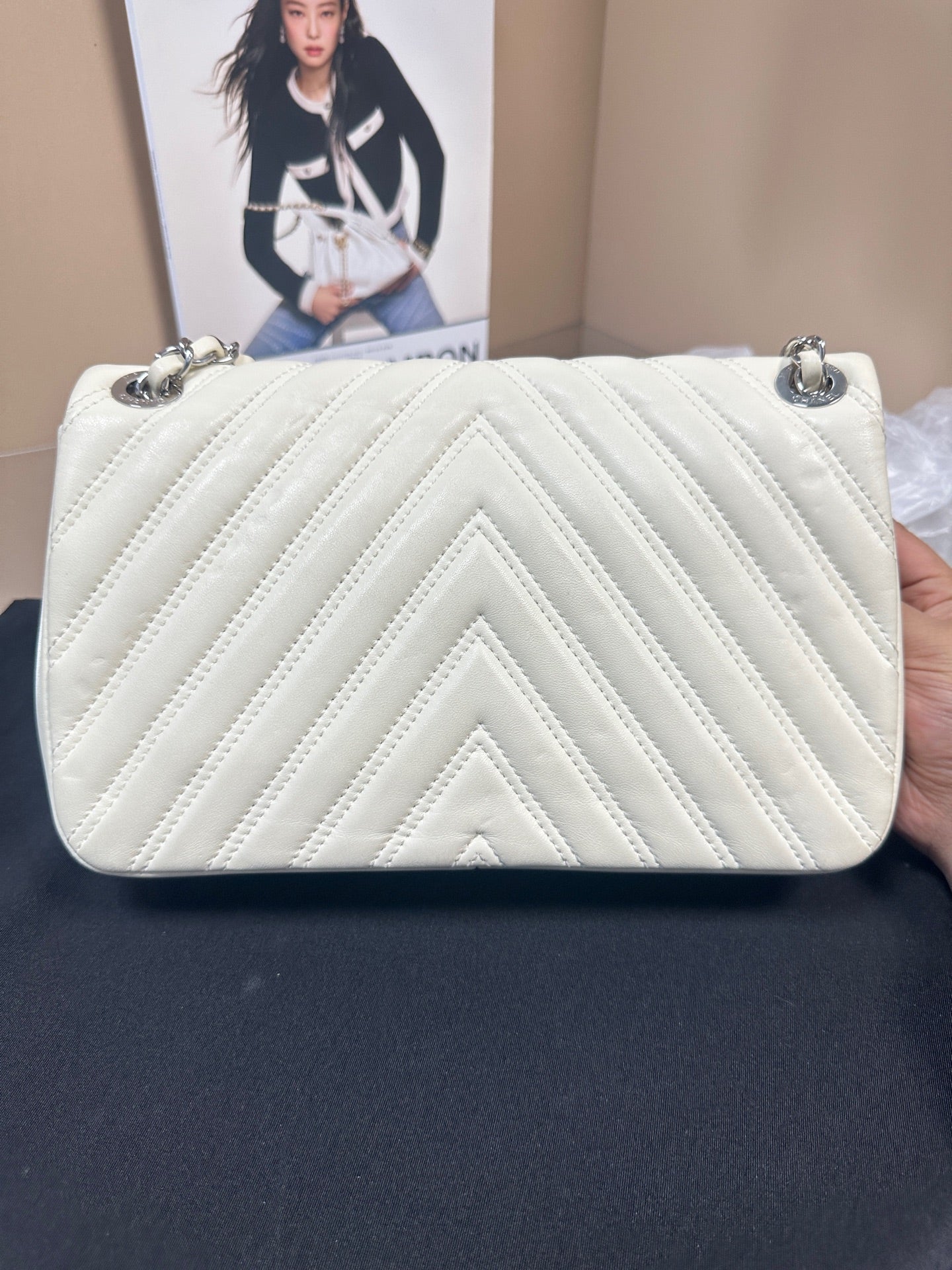Chanel - Seasonal Flap Bag - Lambskin leather - White - (medium)