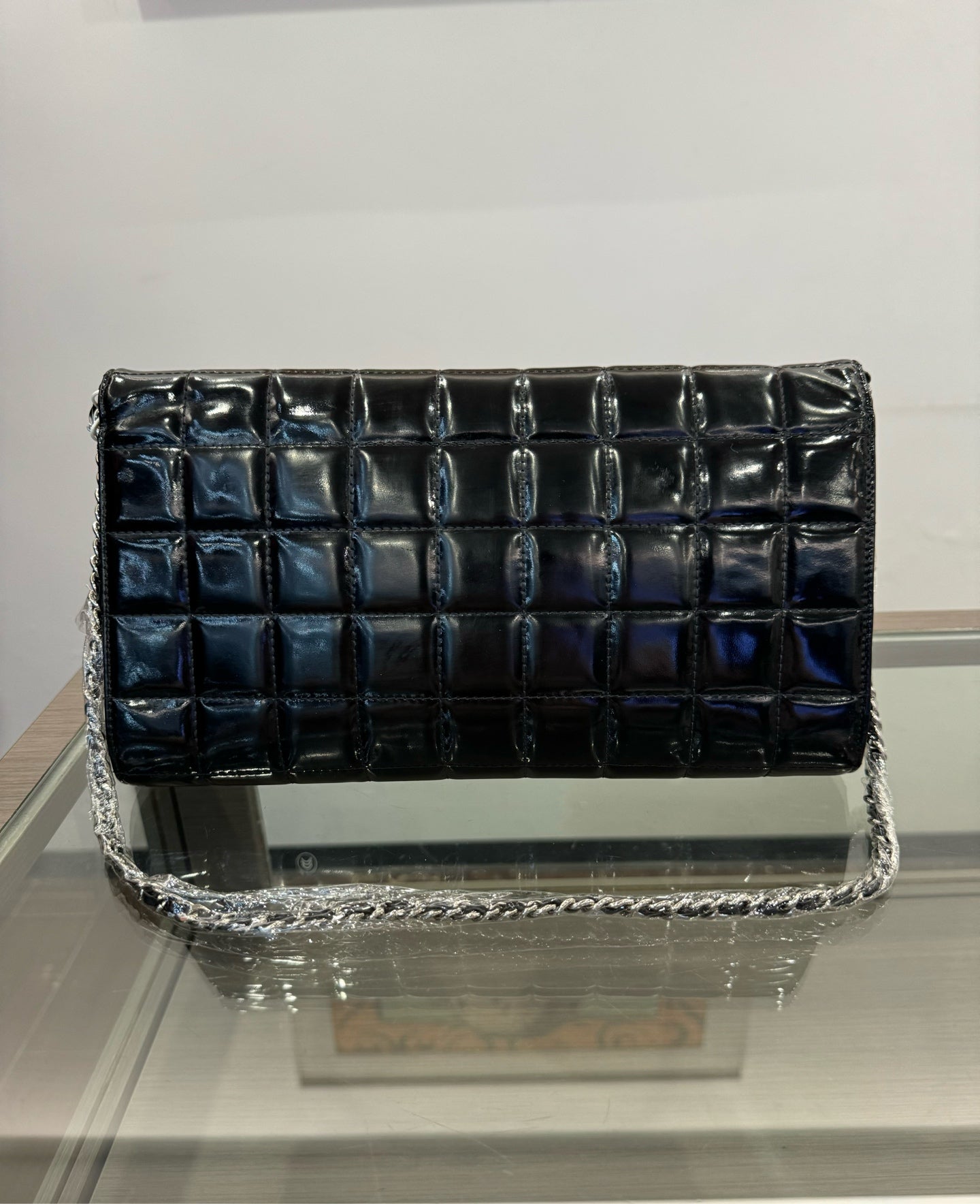 Chanel - Chocolate Bar Flap Bag - Patent leather - Black - (Medium)