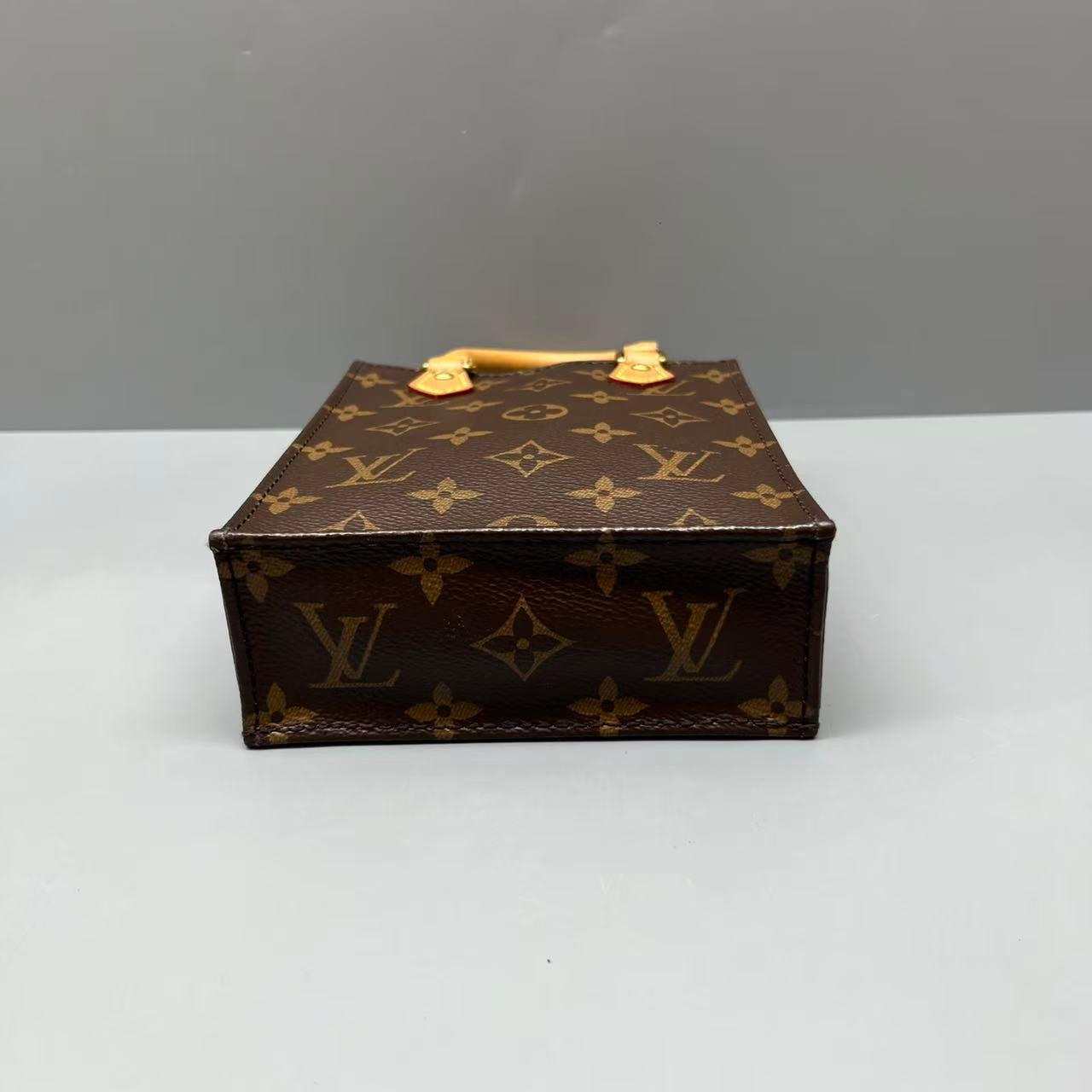 Louis Vuitton - Mini Sac Plat - Monogram canvas with natural Vachetta leather trim - Brown - (mini)