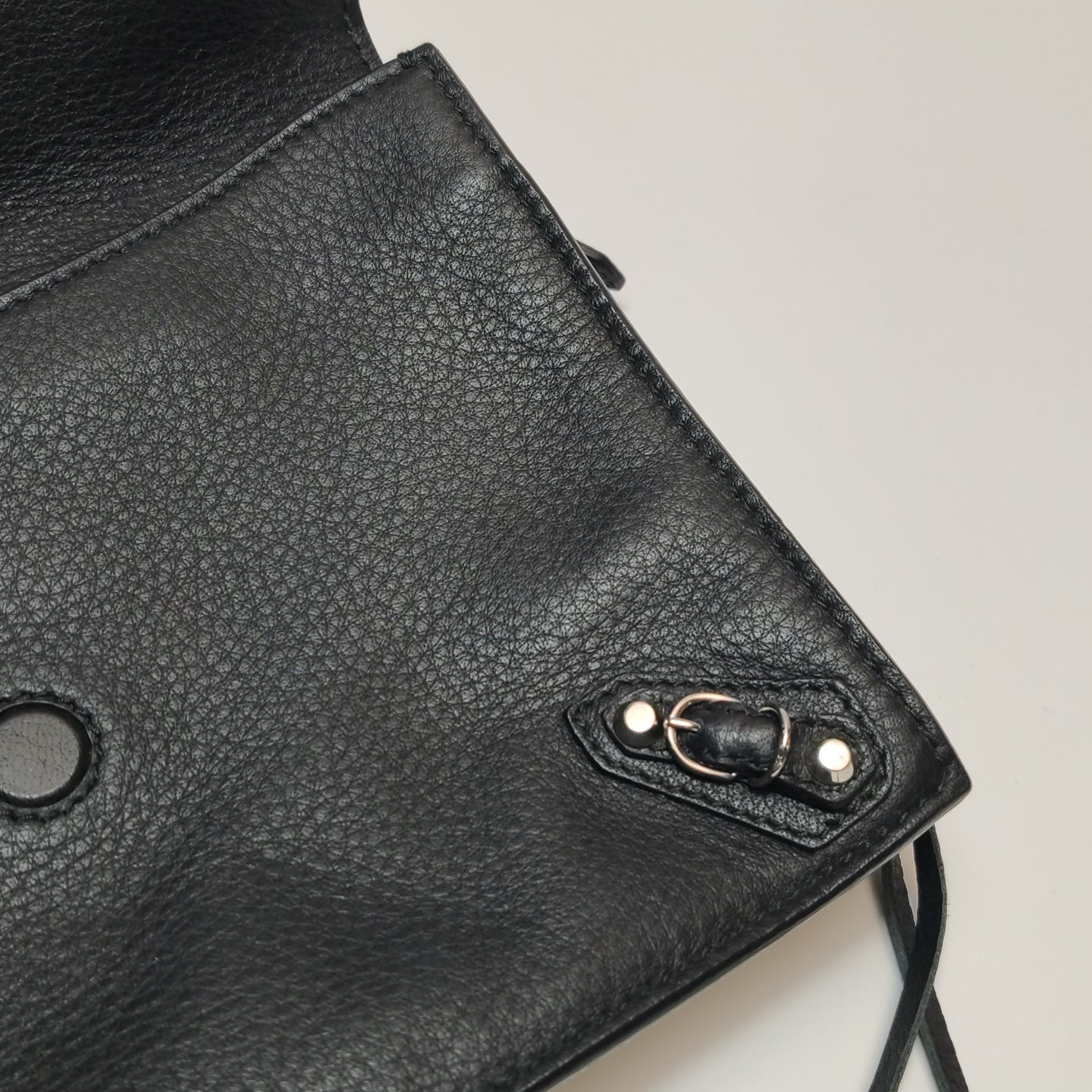 Balenciaga - Neo Classic Envelope Crossbody Bag - Leather - Black - (small)