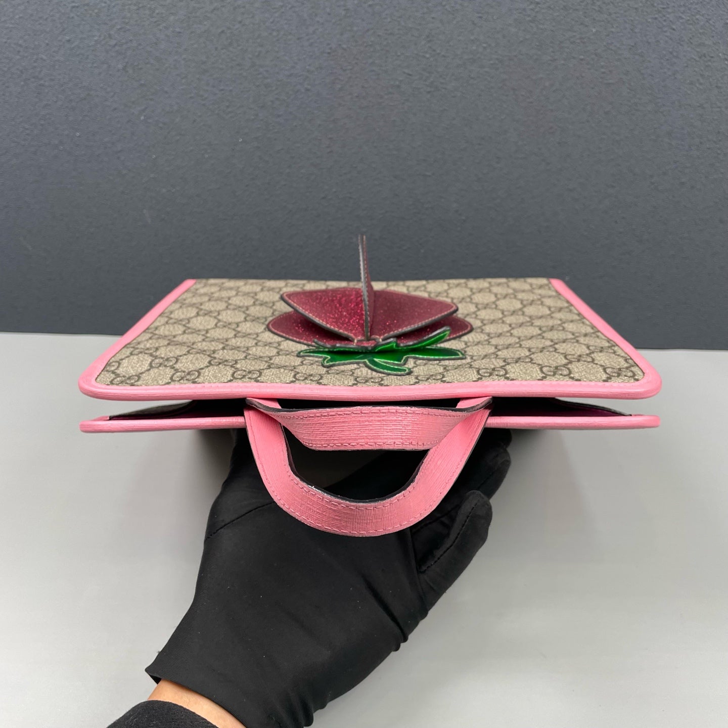 Gucci - GG Supreme Children's Tote with 3D Strawberry - Coated canvas with leather trim and glitter - Multicolour - (medium)