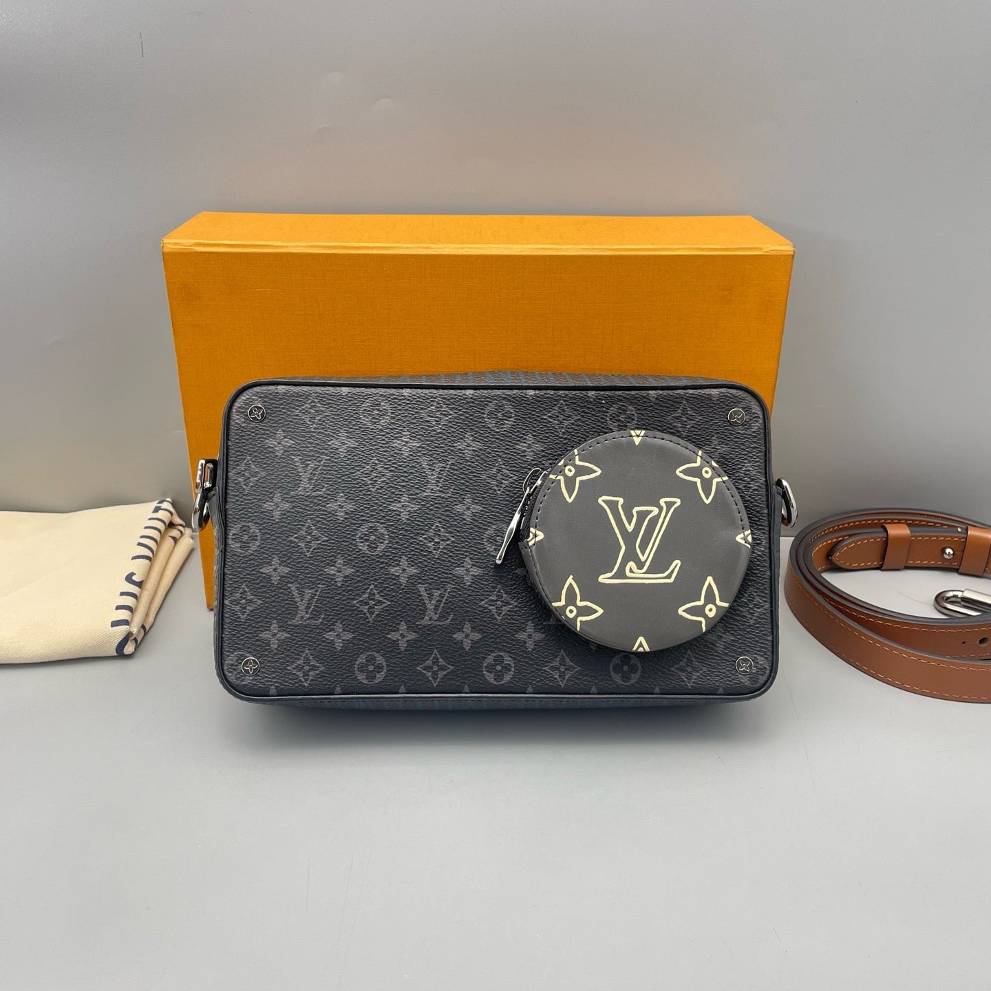 Louis Vuitton - Outdoor Messenger PM - Monogram Shadow leather - Black - (Small)