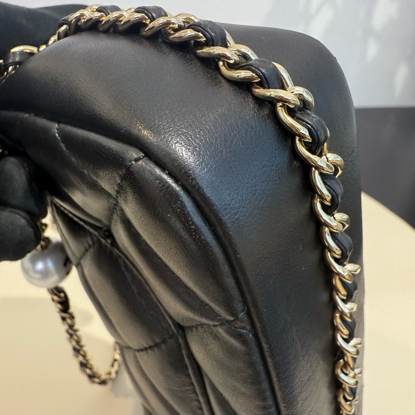 Chanel - Mini Classic Flap Bag with Pearl Chain - Lambskin leather - Black - (mini)