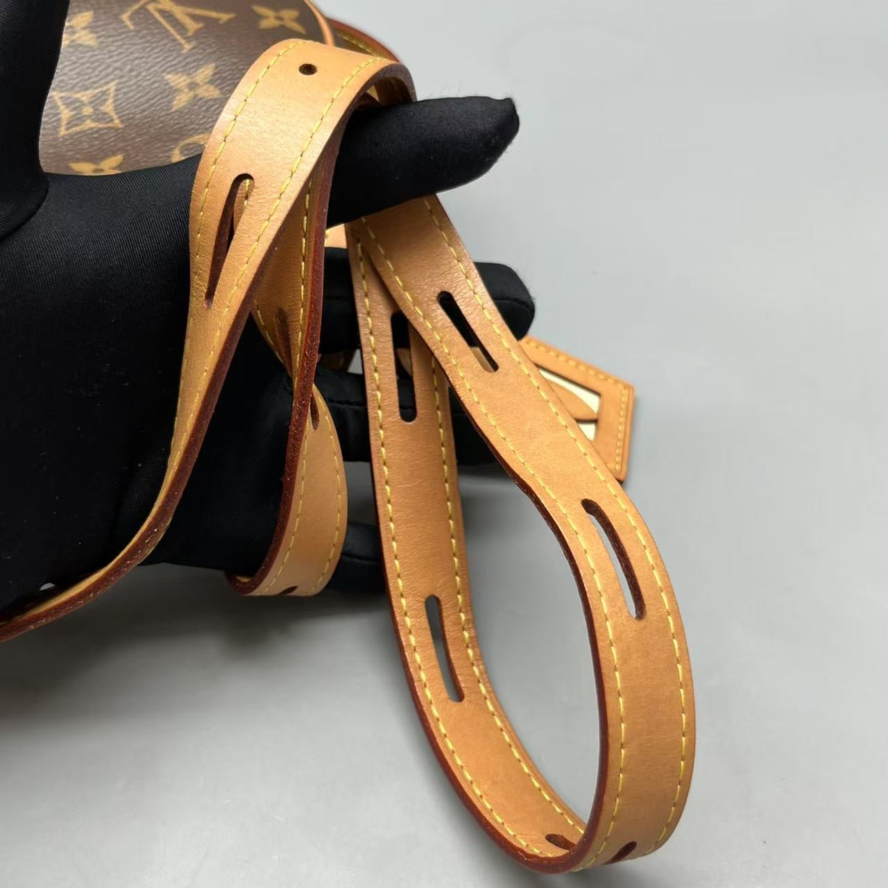 Louis Vuitton - Boîte Chapeau Souple - Monogram coated canvas with natural cowhide leather trim - Brown - (Large)