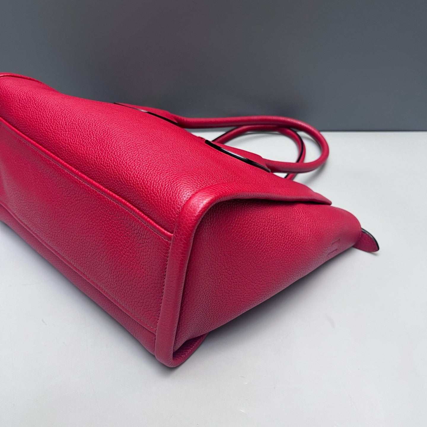 Prada - Galleria Tote - Grained calfskin leather - Red - (medium)