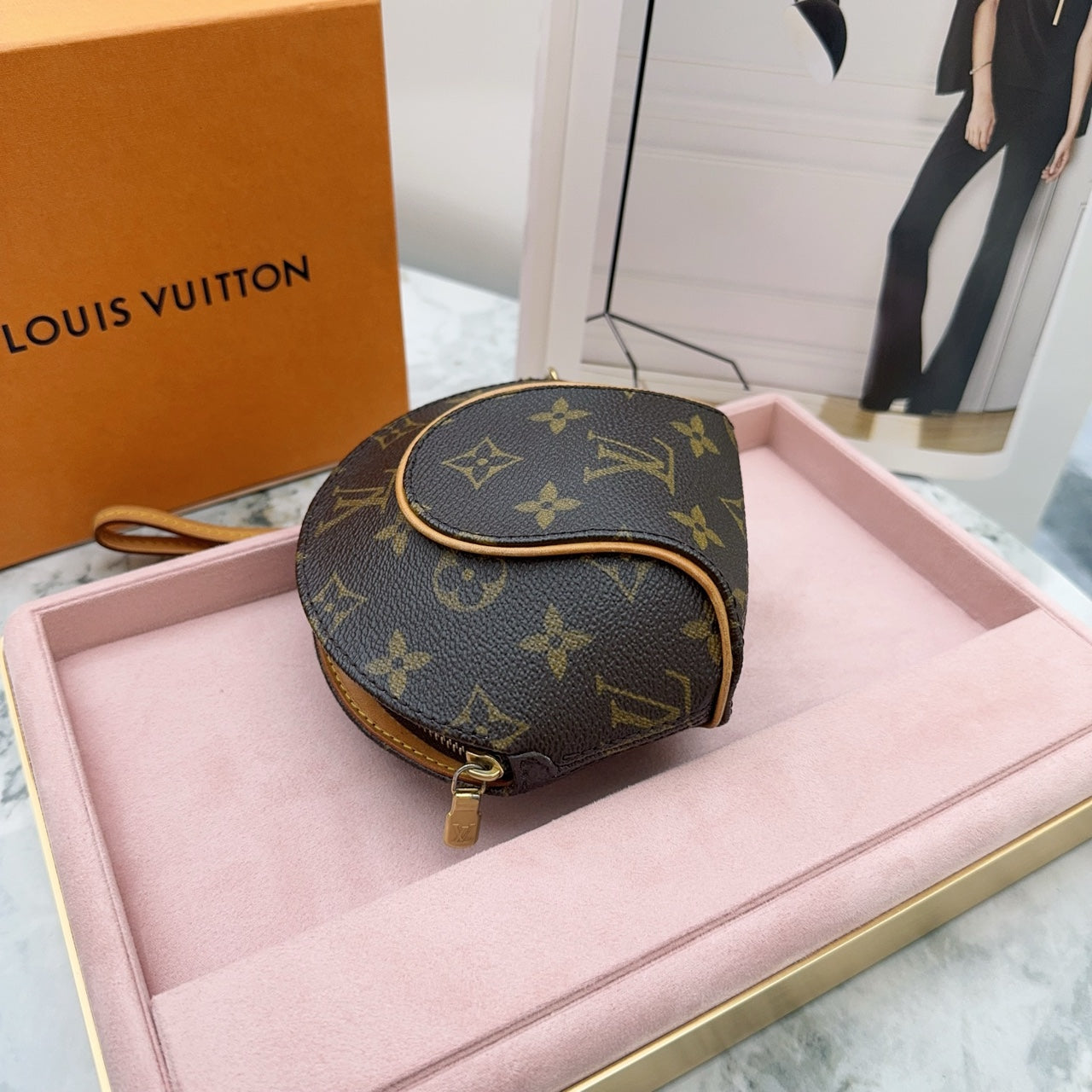 Louis Vuitton - Ellipse Mini Clutch - Monogram coated canvas with Vachetta leather trim - Brown - (mini)