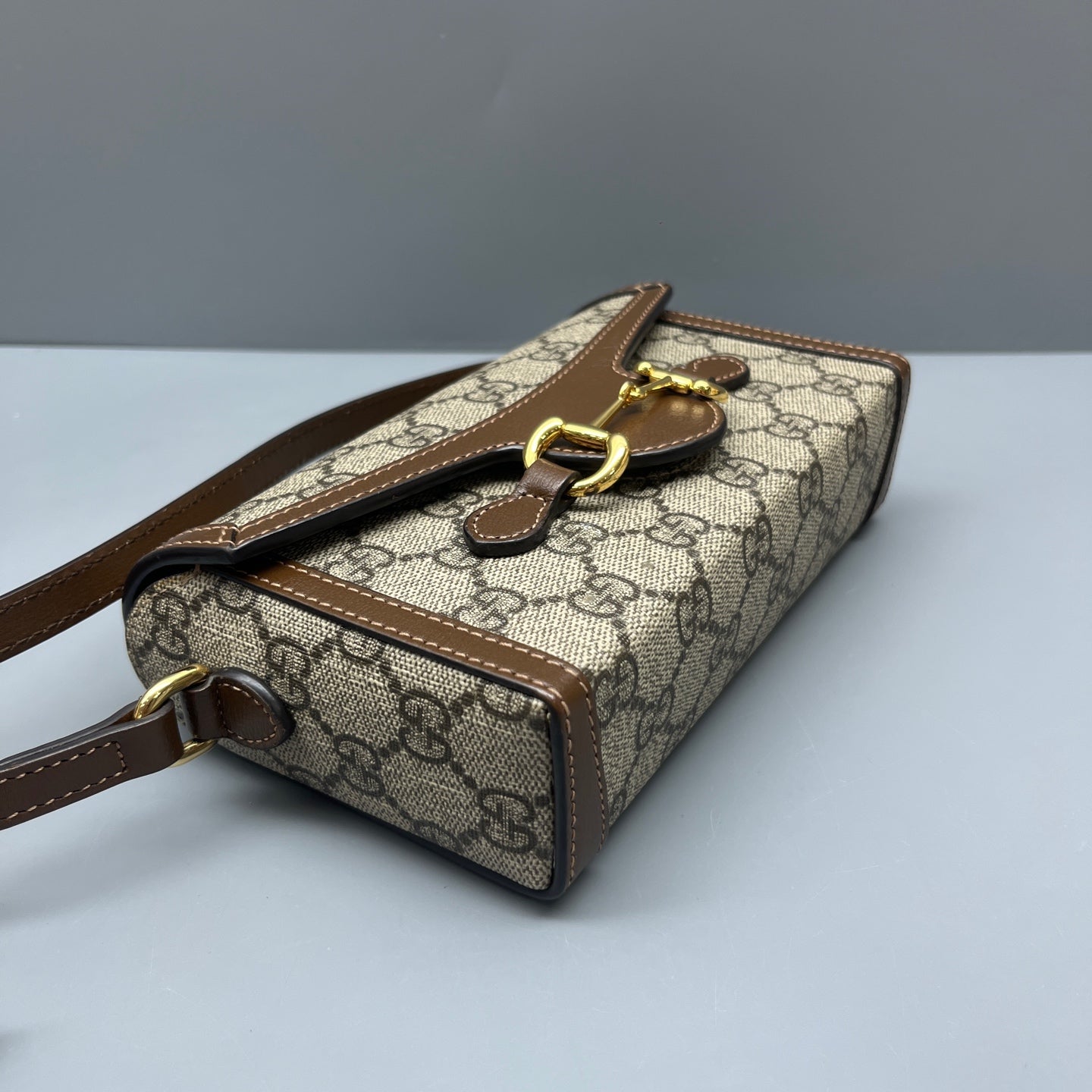 Gucci - Horsebit 1955 Horizontal Phone Bag - GG Supreme canvas with leather trim - Beige and Brown - (mini)