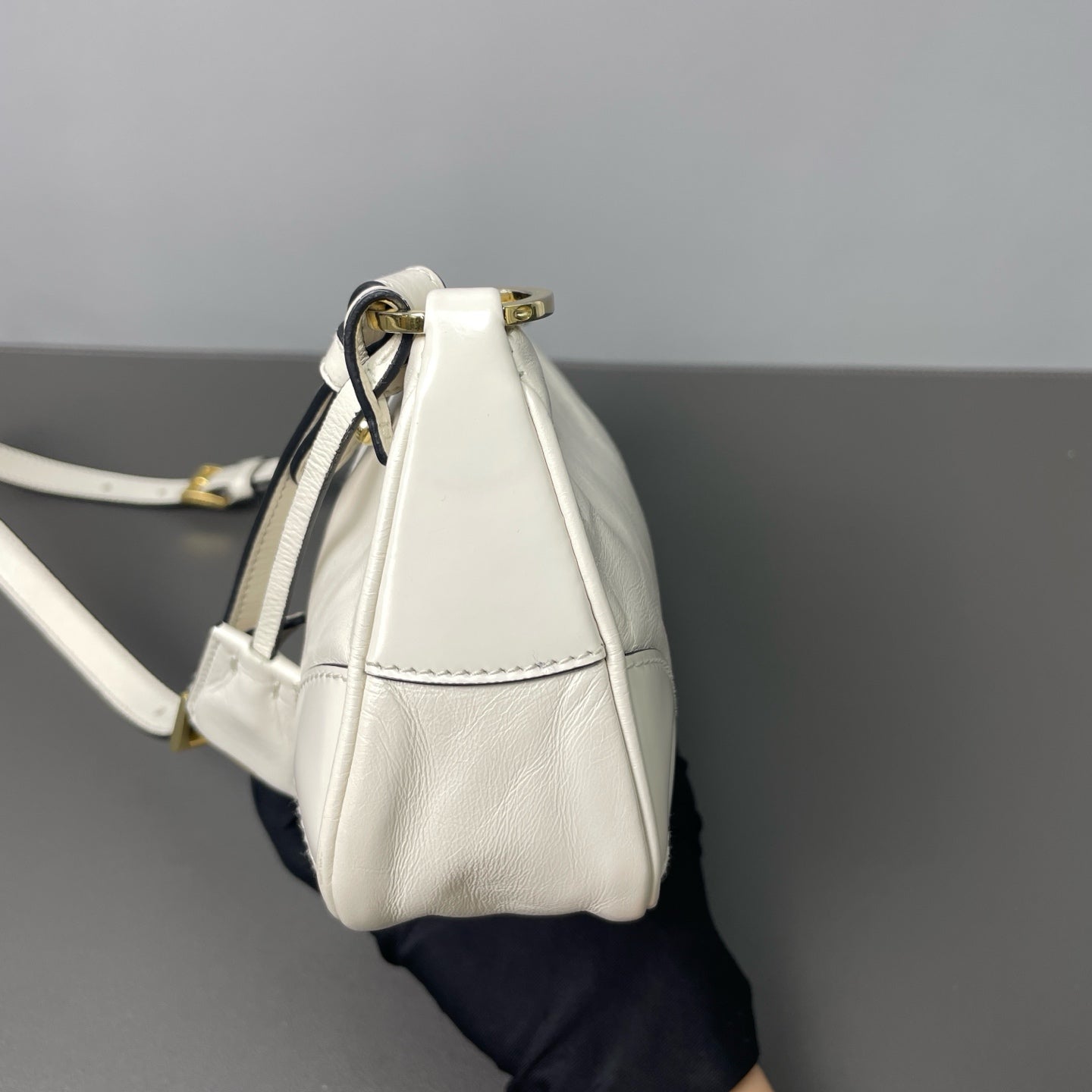 Prada - Re-Edition 2002 - Waxed leather - White - (mini)