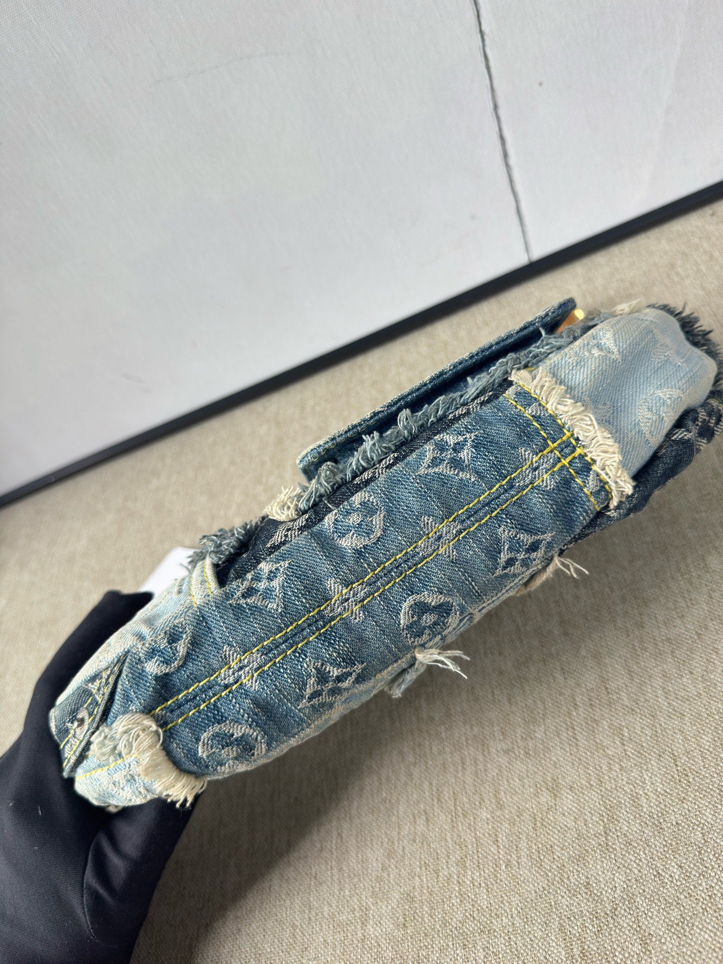 Louis Vuitton - Kapital Limited Edition Vintage Distressed Denim Patchwork Bag - Denim with natural cowhide leather trim - Blue - (Small)