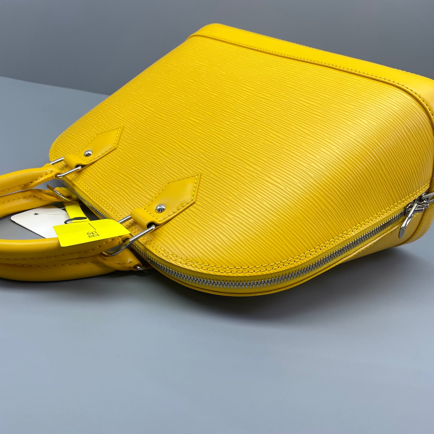 Louis Vuitton - Alma MM - Epi Leather - Yellow - (medium)