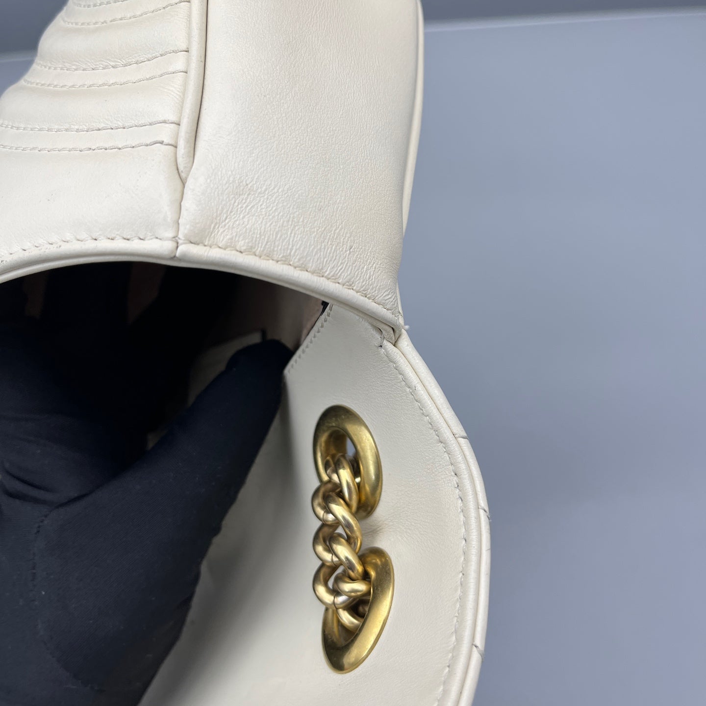 Gucci - GG Marmont Small Shoulder Bag - Leather - White - (small)