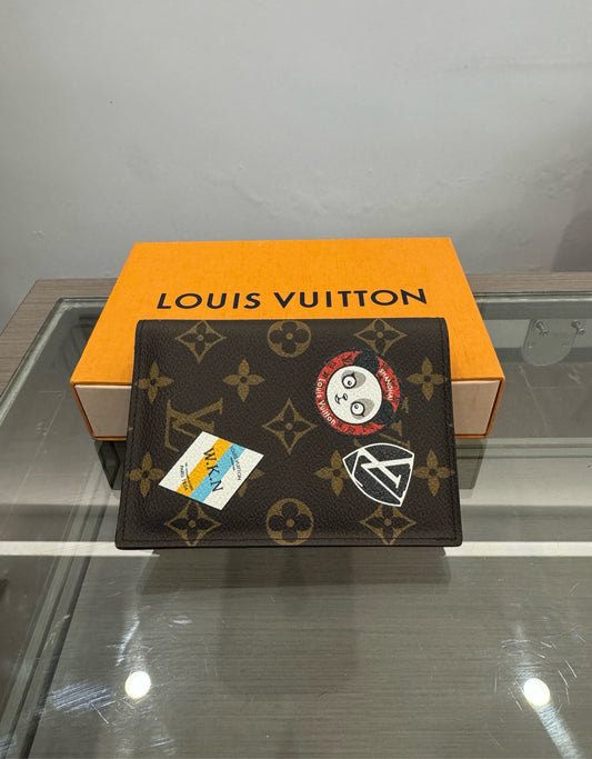 Louis Vuitton - Limited Edition Monogram World Tour Passport Cover - Monogram coated canvas with grained leather lining - Brown