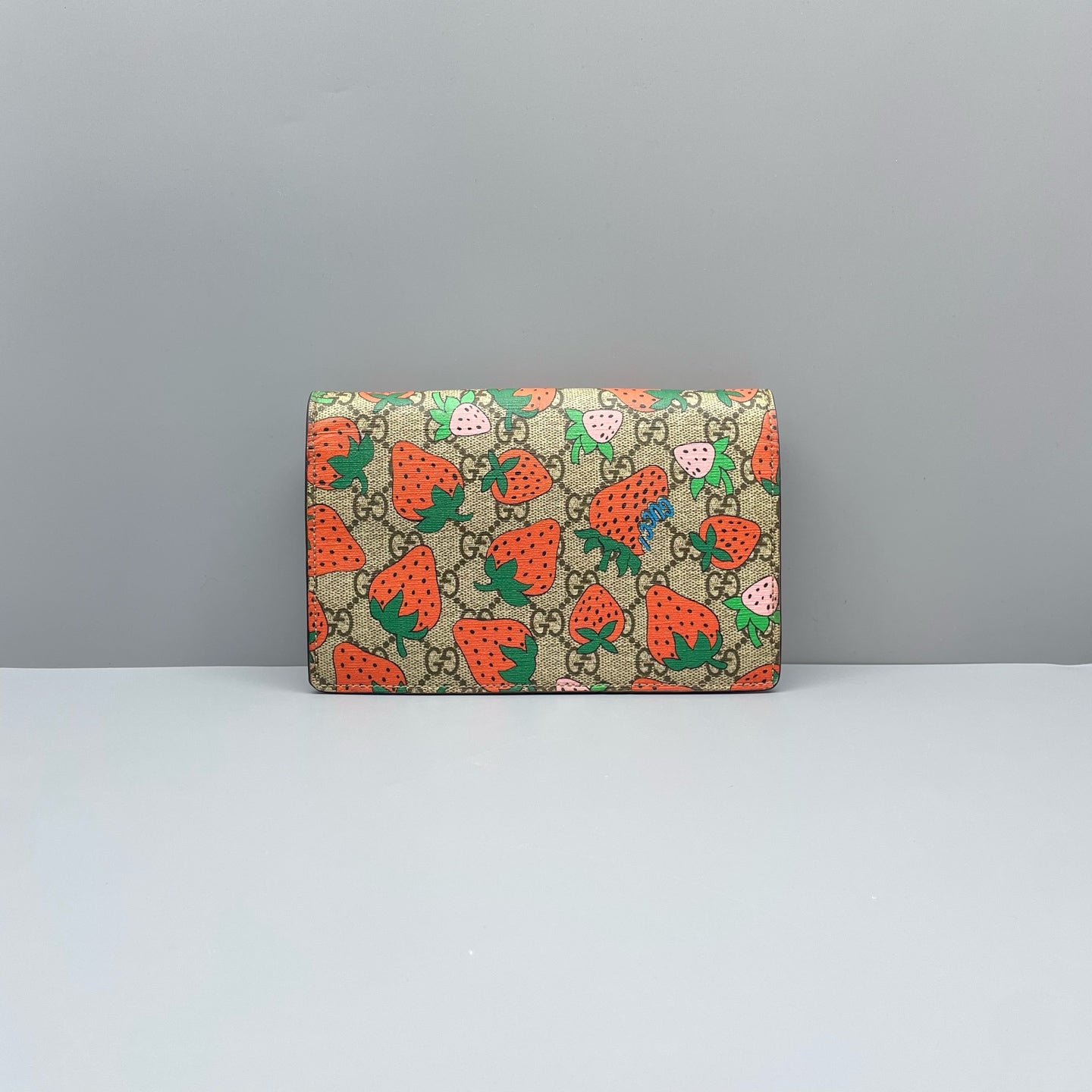Gucci - Strawberry Print GG Supreme Wallet on Chain - GG Supreme coated canvas with leather trim and interior - Multicolour - (Mini)