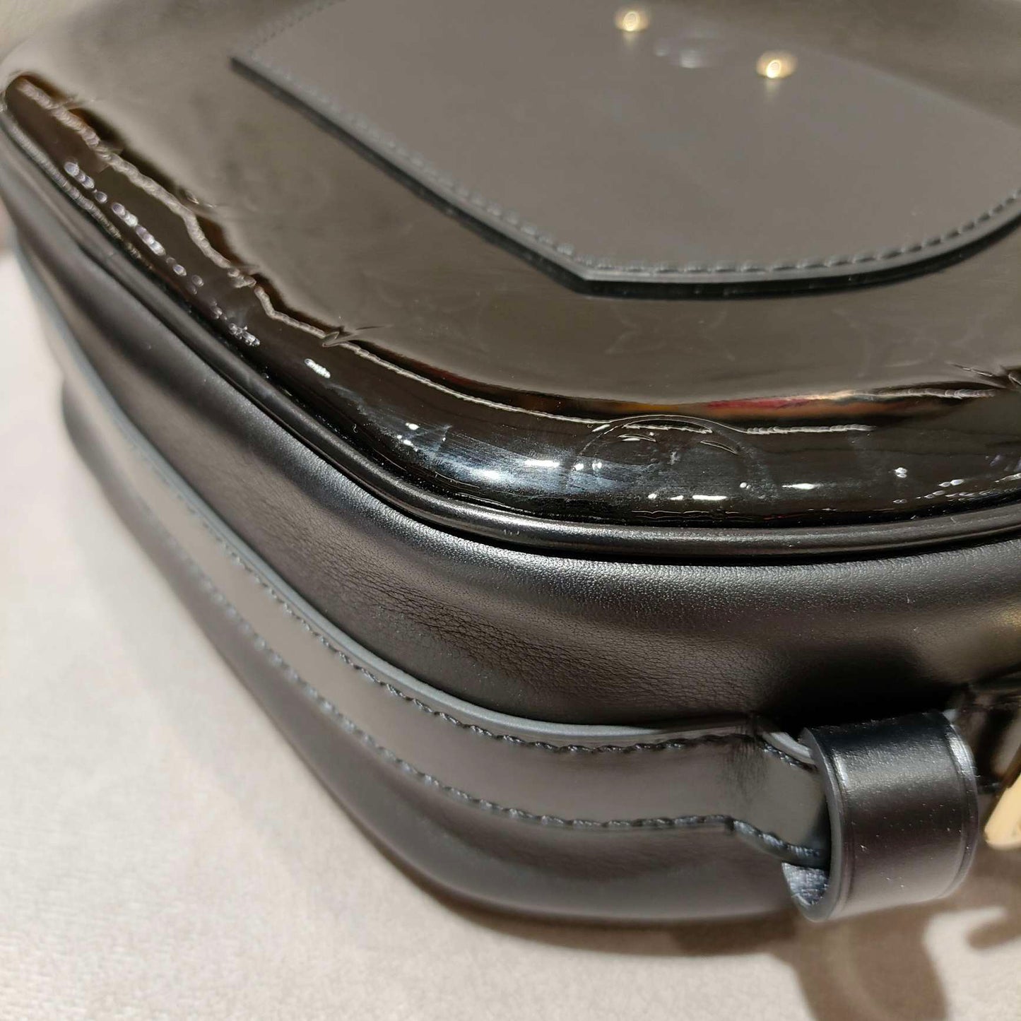 Louis Vuitton - Round Crossbody Bag - Patent leather - Black - (Small)