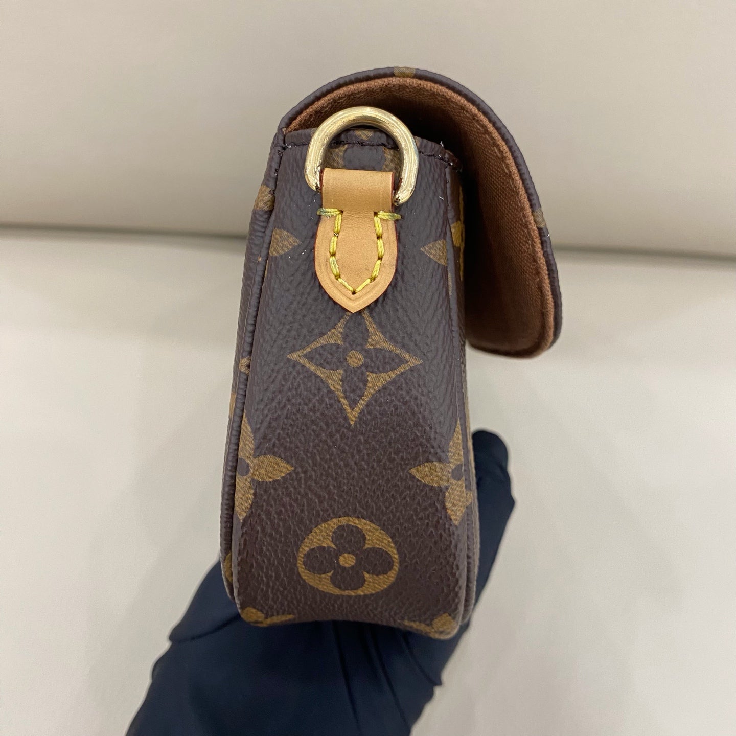 Louis Vuitton - Ivy Pochette - Monogram coated canvas with natural cowhide leather trim - Brown - (mini)