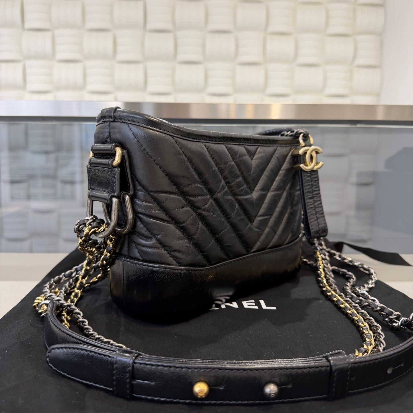 Chanel - Gabrielle Hobo Bag - Aged calfskin leather and smooth calfskin leather - Black - (Small)