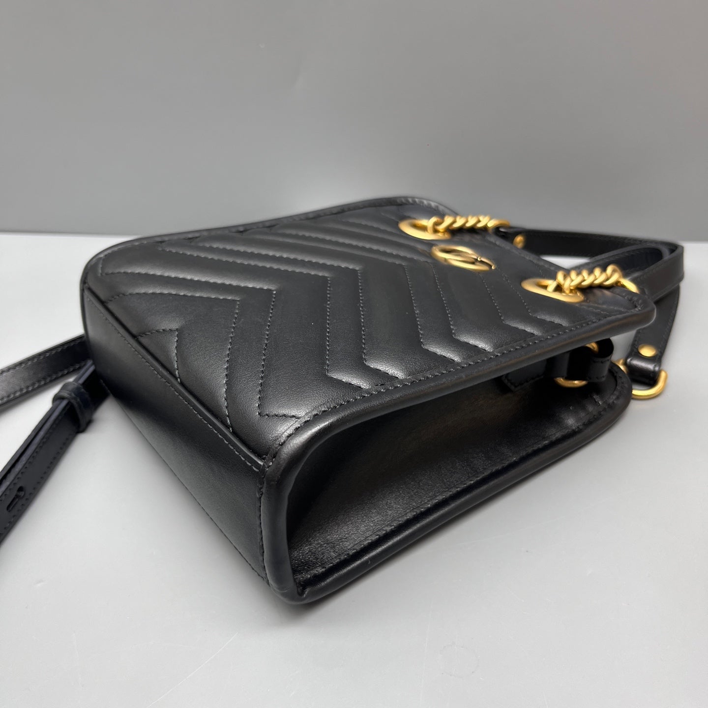 Gucci - GG Marmont Mini Top Handle Bag - Leather - Black - (mini)