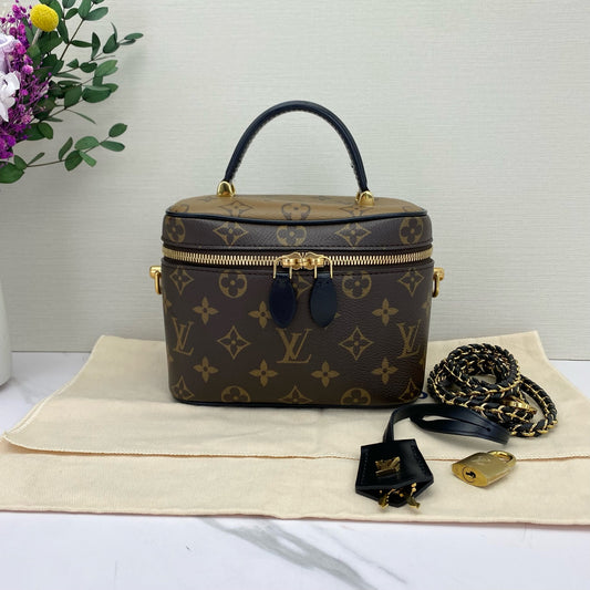 Louis Vuitton - Vanity Case PM / Nice Mini Reverse Monogram - Monogram coated canvas with leather trim - Brown - (Mini)
