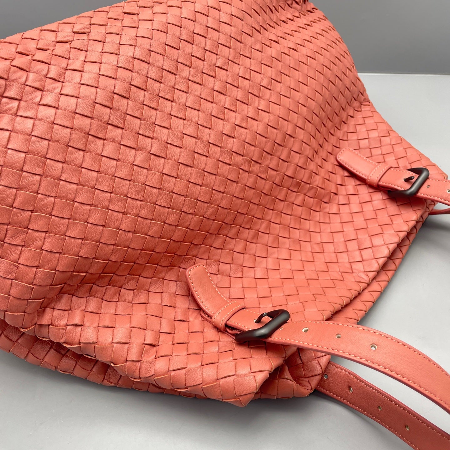 Bottega Veneta - Intrecciato Woven Tote Bag - Leather - Pink - (medium)