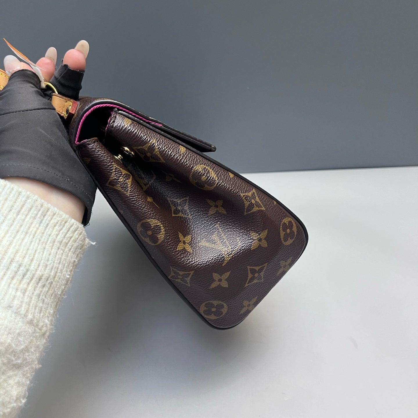 Louis Vuitton - Cluny BB - Monogram coated canvas with natural cowhide leather trim and colored smooth leather accents - Brown with fuchsia accents - (Medium)