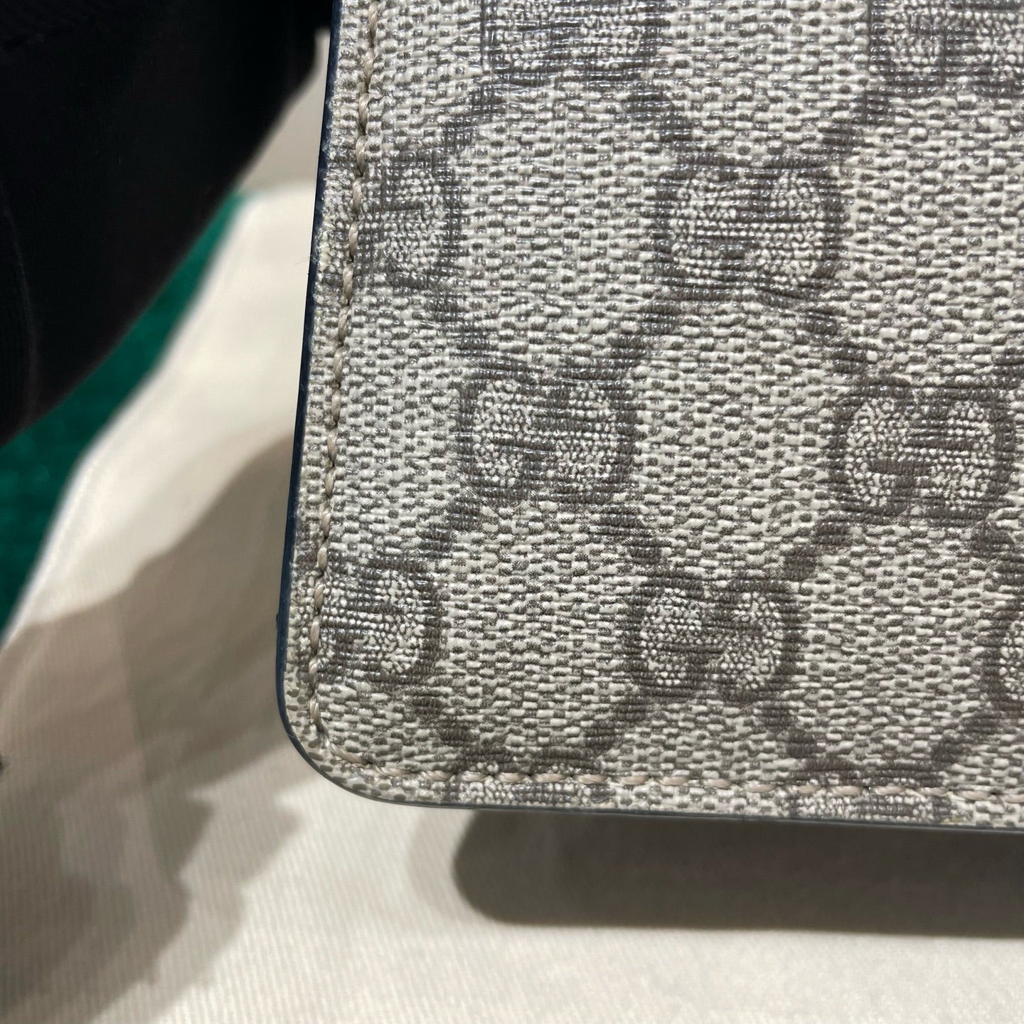 Gucci - Dionysus Medium Shoulder Bag - GG Supreme coated canvas with suede trim and interior lining - Beige and Black - (Medium)