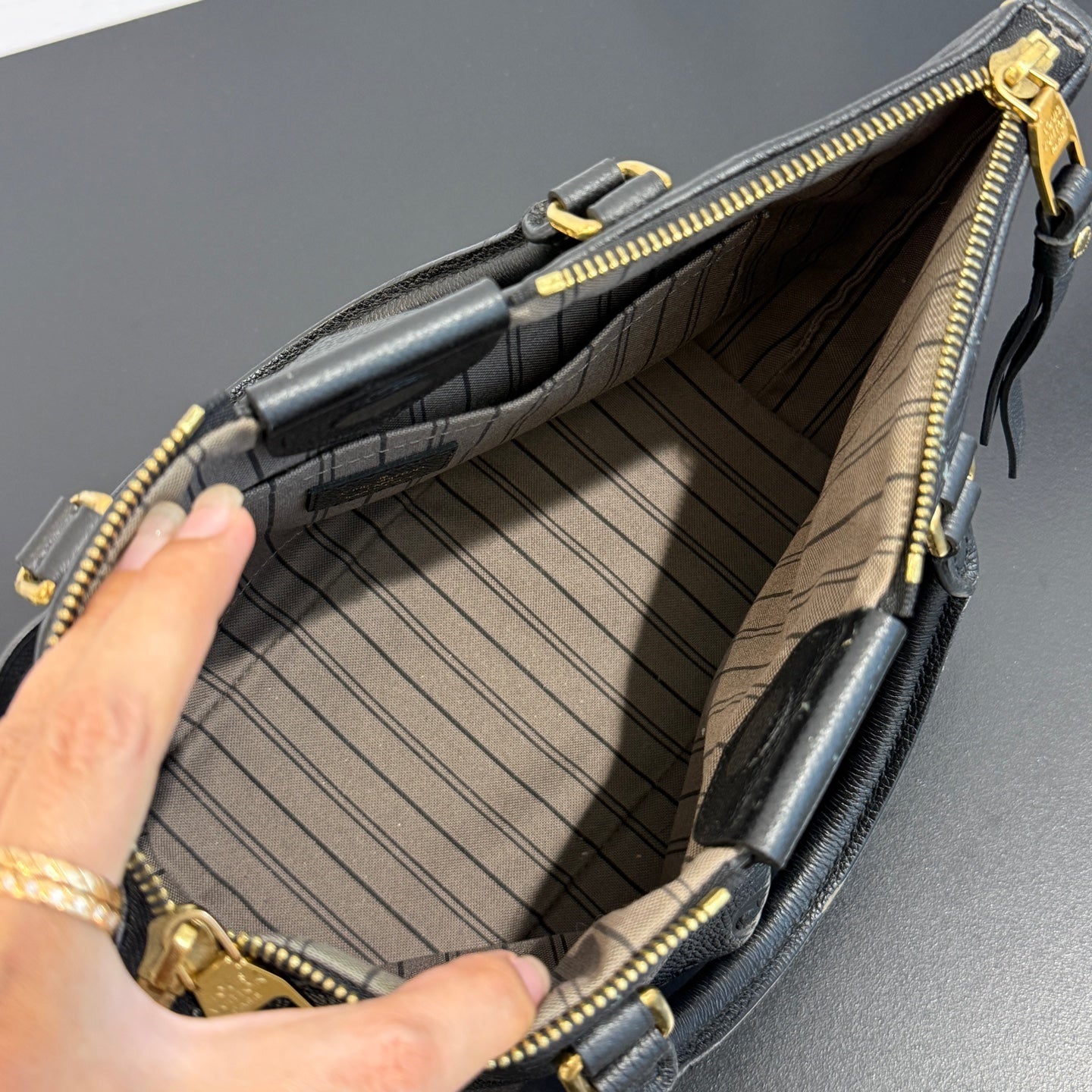 Louis Vuitton - Monogram Empreinte Convertible Top Handle Bag - Leather - Black - (medium)