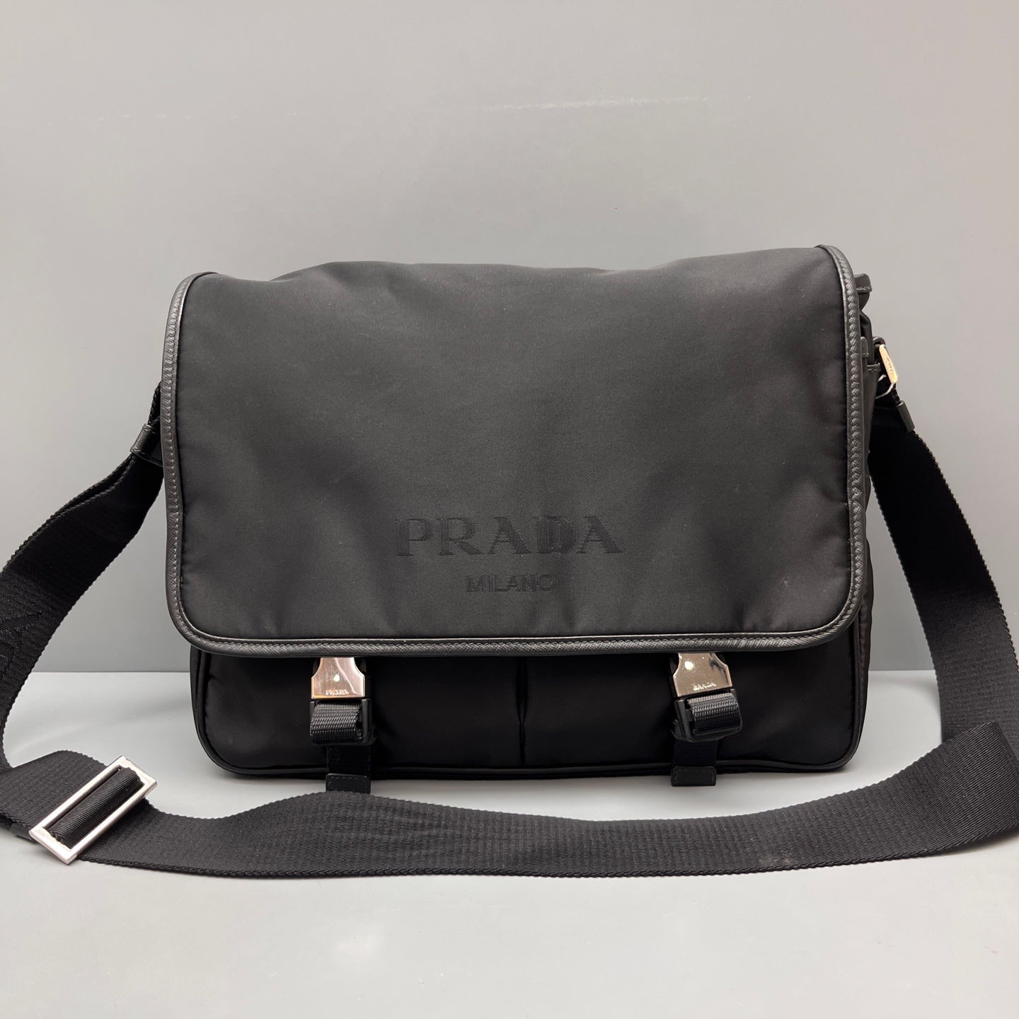 Prada - Messenger Bag - Nylon with leather trim - Black - (Medium)